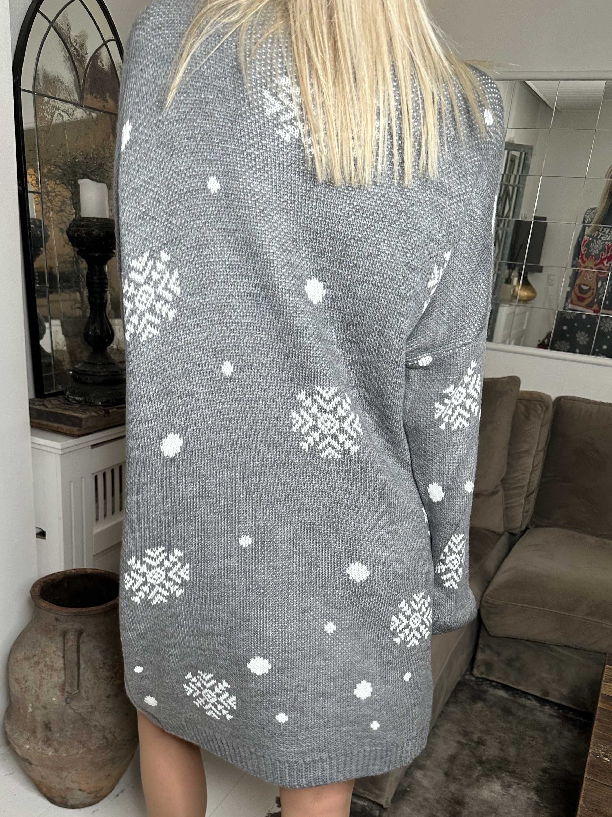 Rudolf - Julestrikkjole med snefnug og rudolf motiv