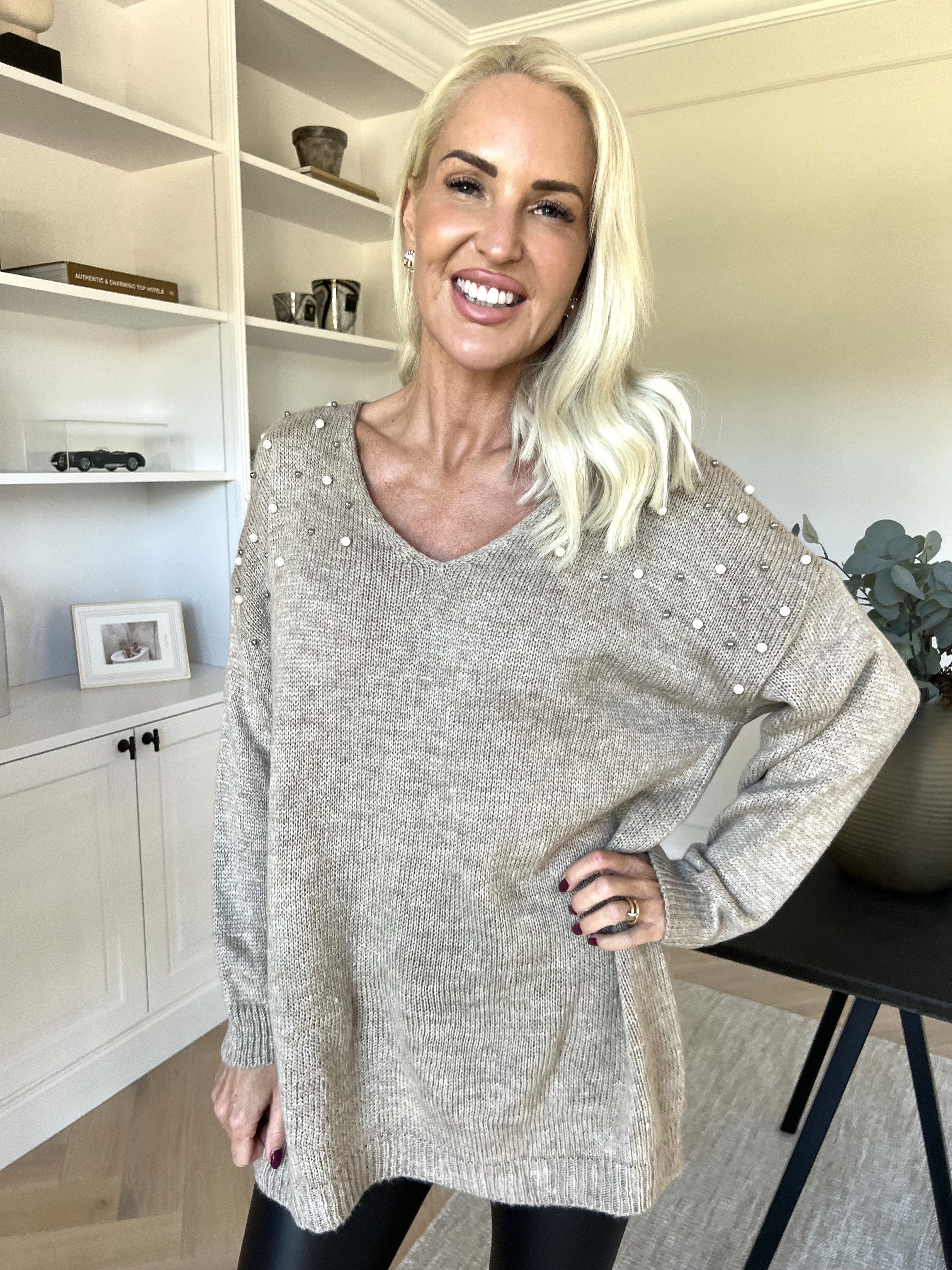 Rydika - Ensfarvet strik pyntet med fine perler