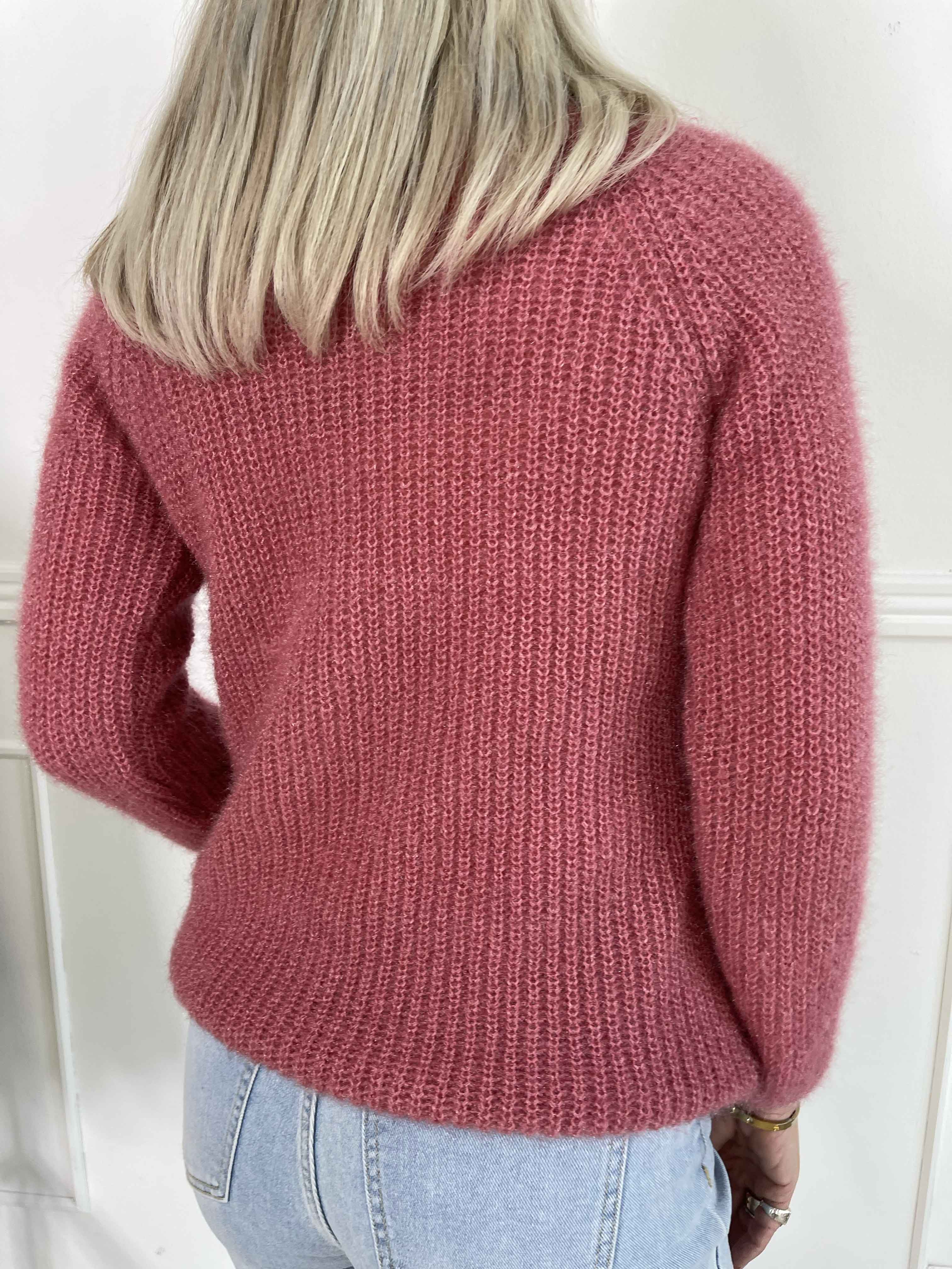 Rylie - Fluffy striktrøje med rullekrave