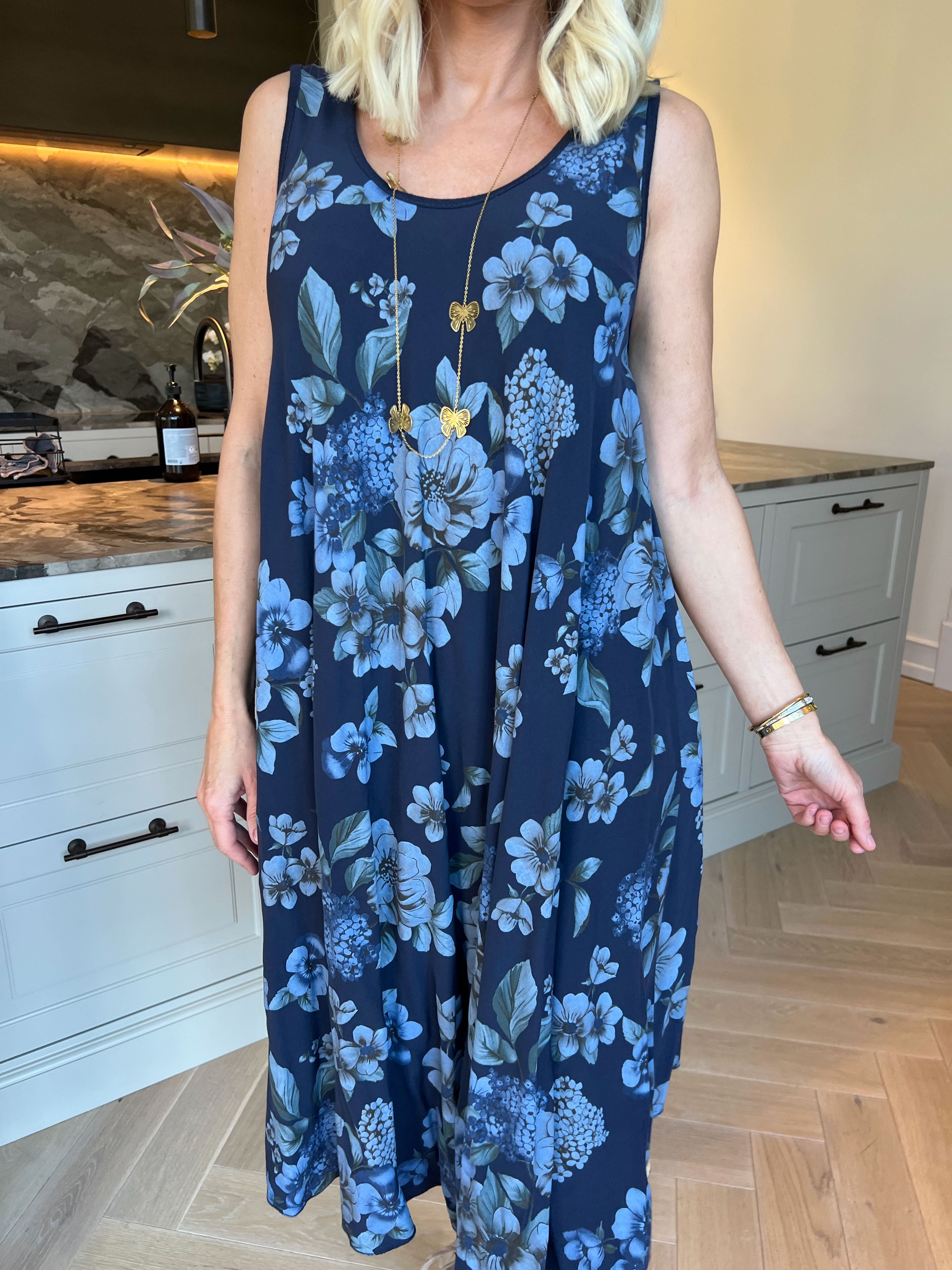 Saline - Sød sommerkjole i viskose med blomsterprint