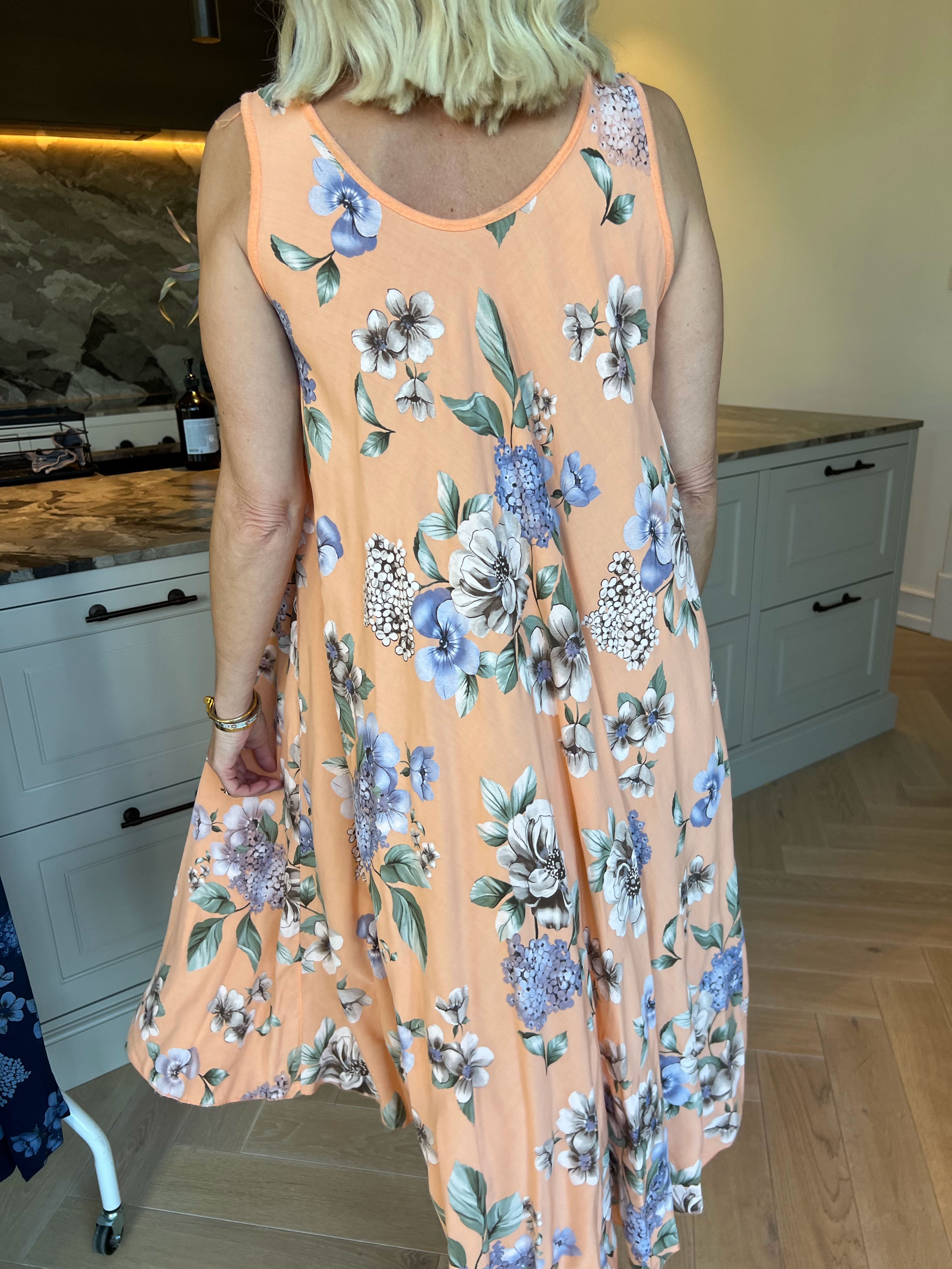 Saline - Sød sommerkjole i viskose med blomsterprint
