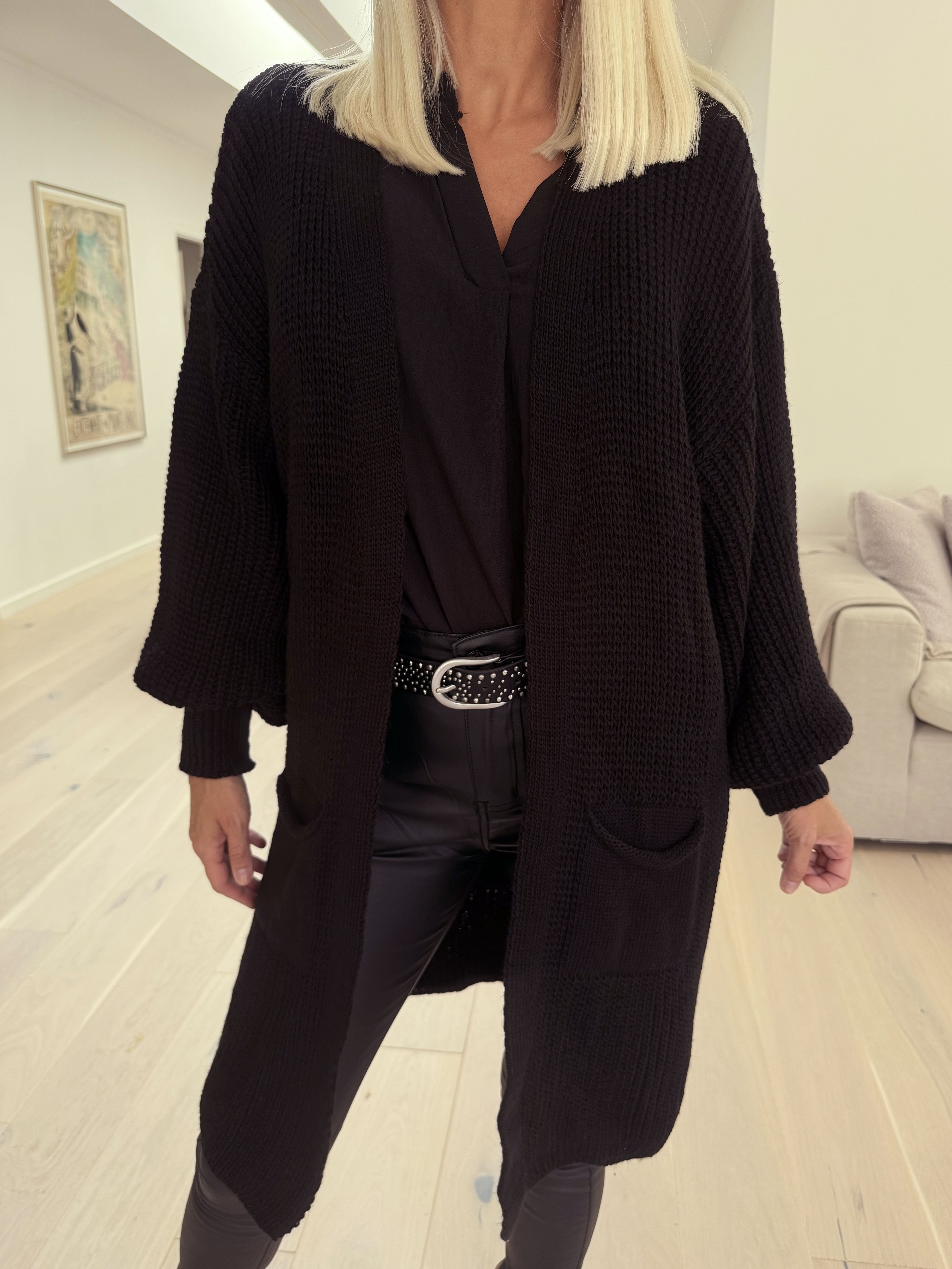 Sally Midi - Lækker strikcardigan med ballonærmer og lommer