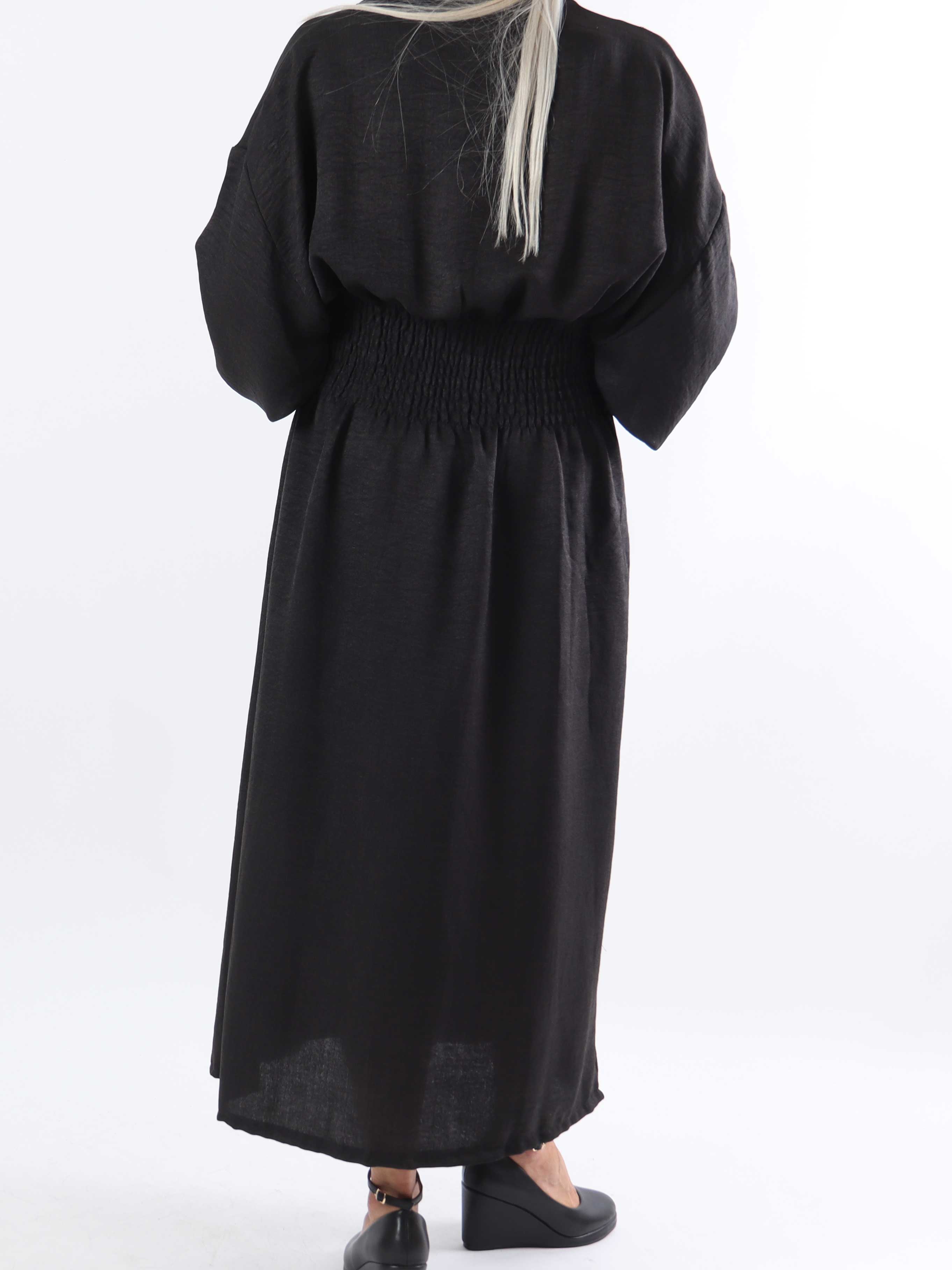 Samara - Sød plus size kjole med smock og knapper