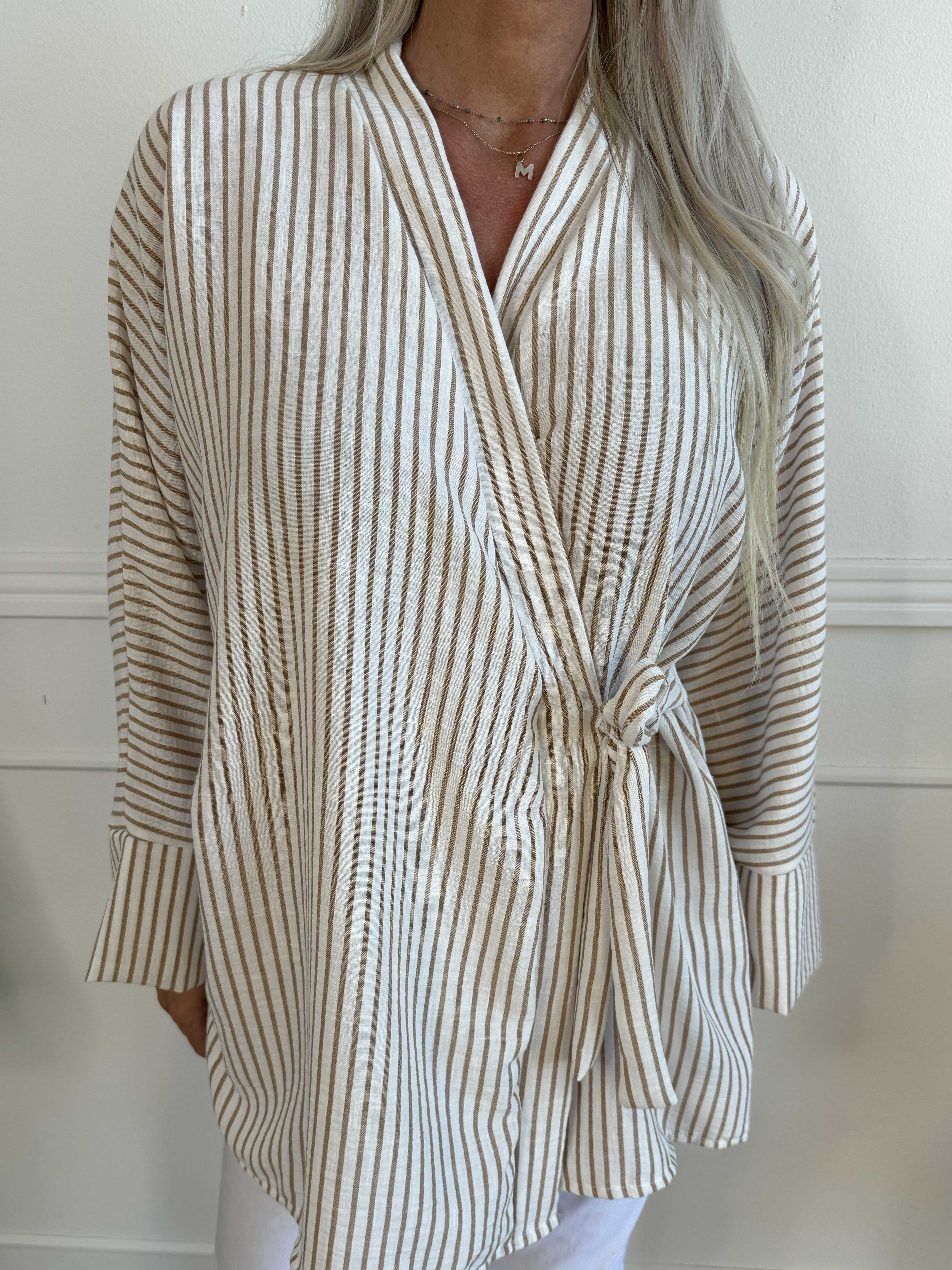 Sarah Stripe - Sød stribet slå-om tunika