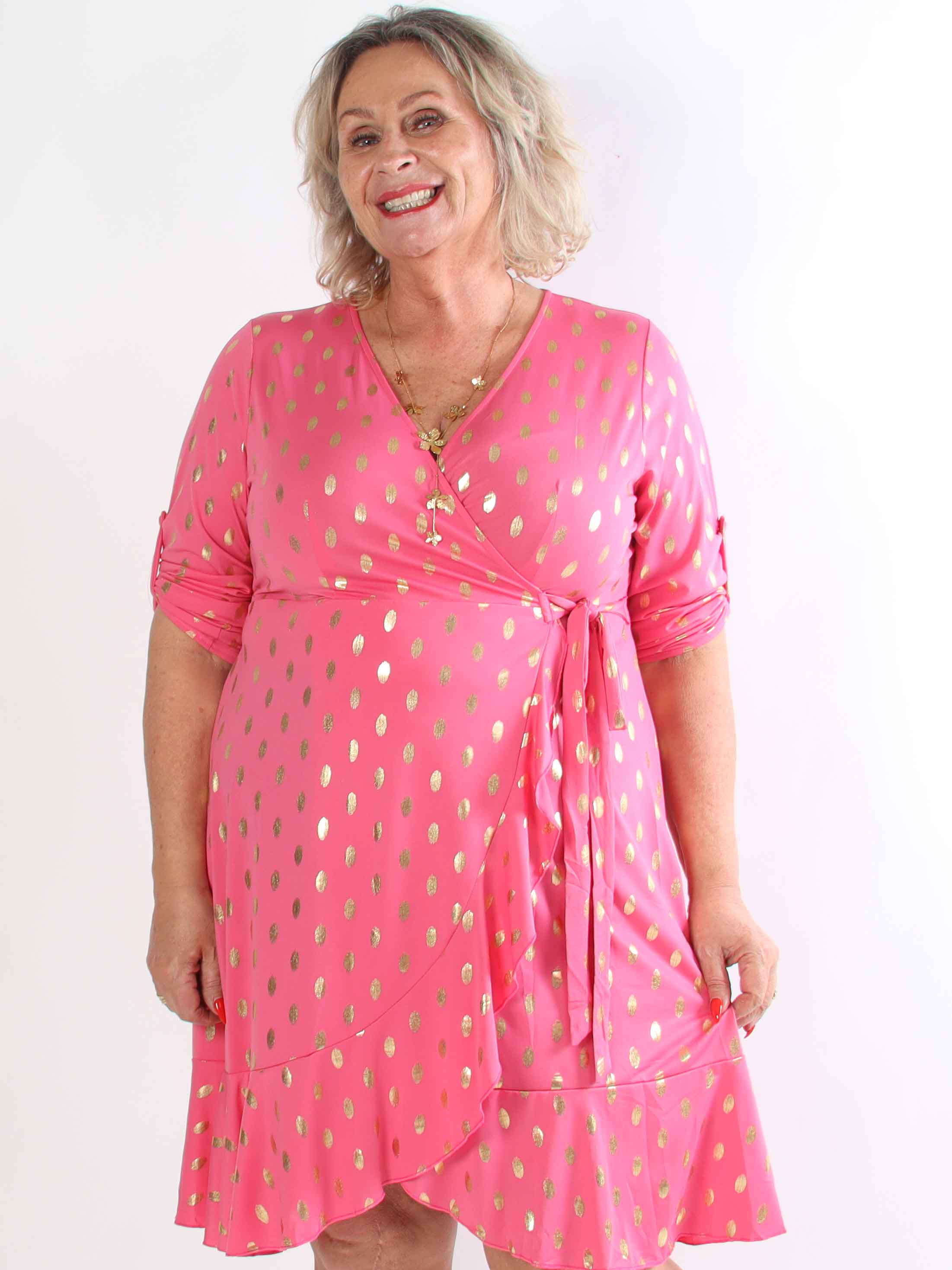 Savina Gold - Elastisk plus size kjole i slå-om-look med guld dutter