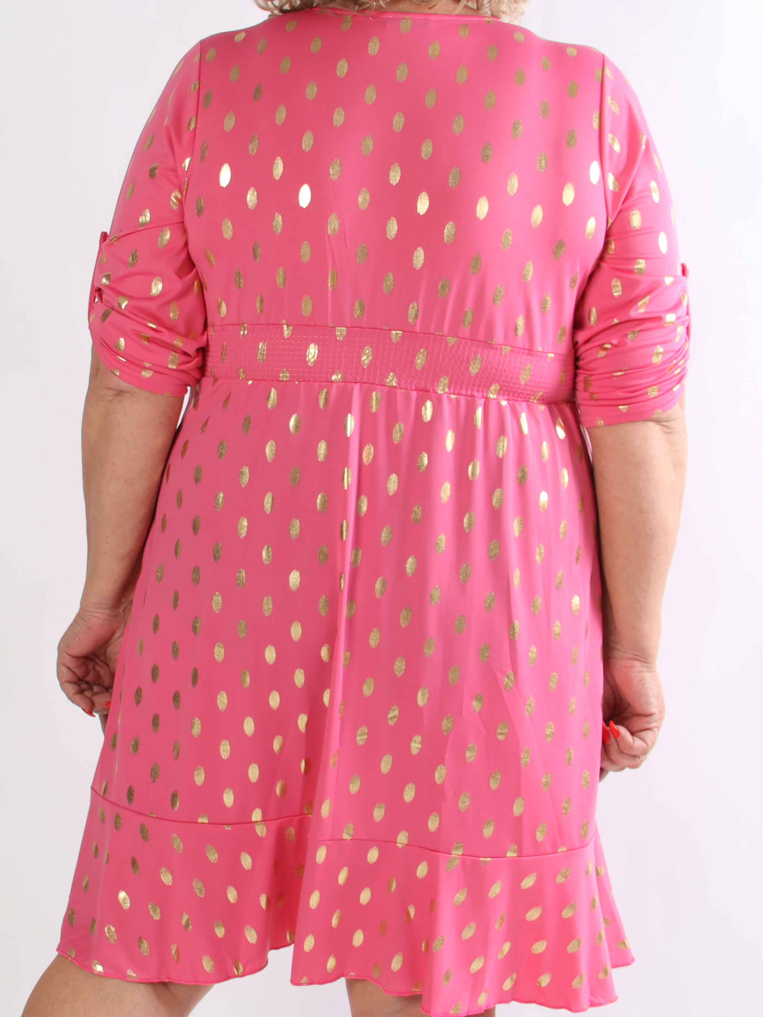 Savina Gold - Elastisk plus size kjole i slå-om-look med guld dutter