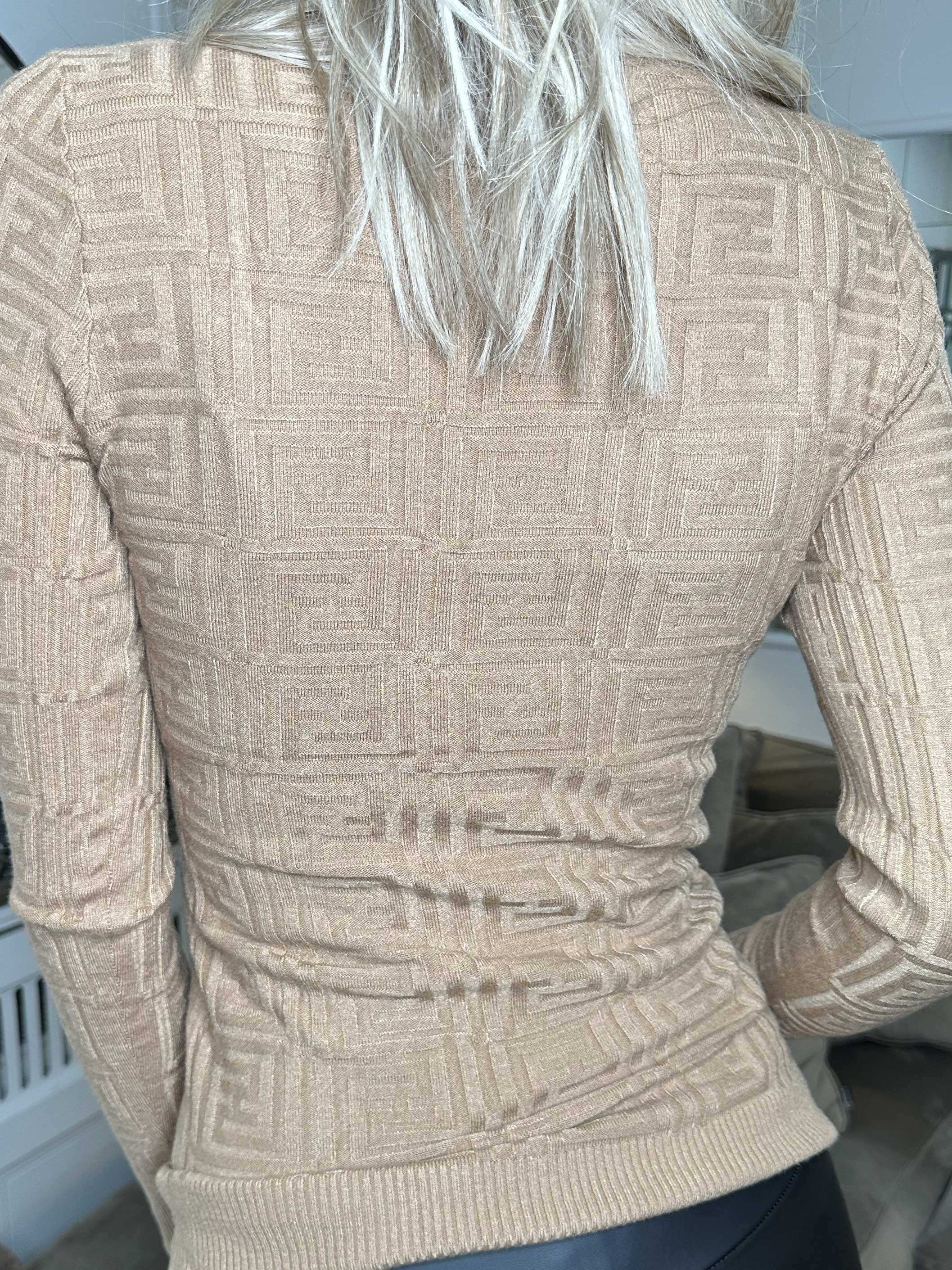 Serafina - Tætsiddende strikbluse med stræk