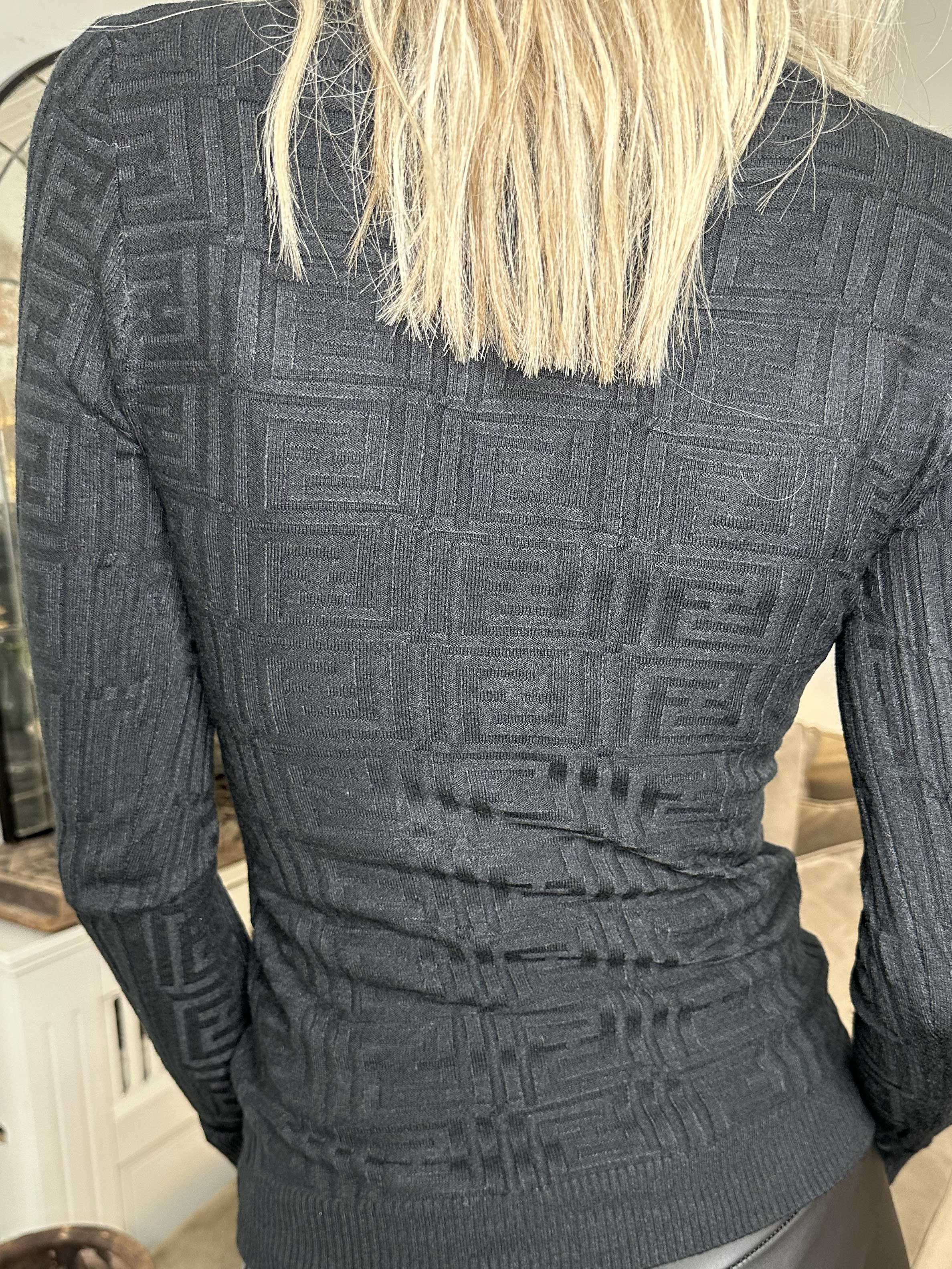 Serafina - Tætsiddende strikbluse med stræk