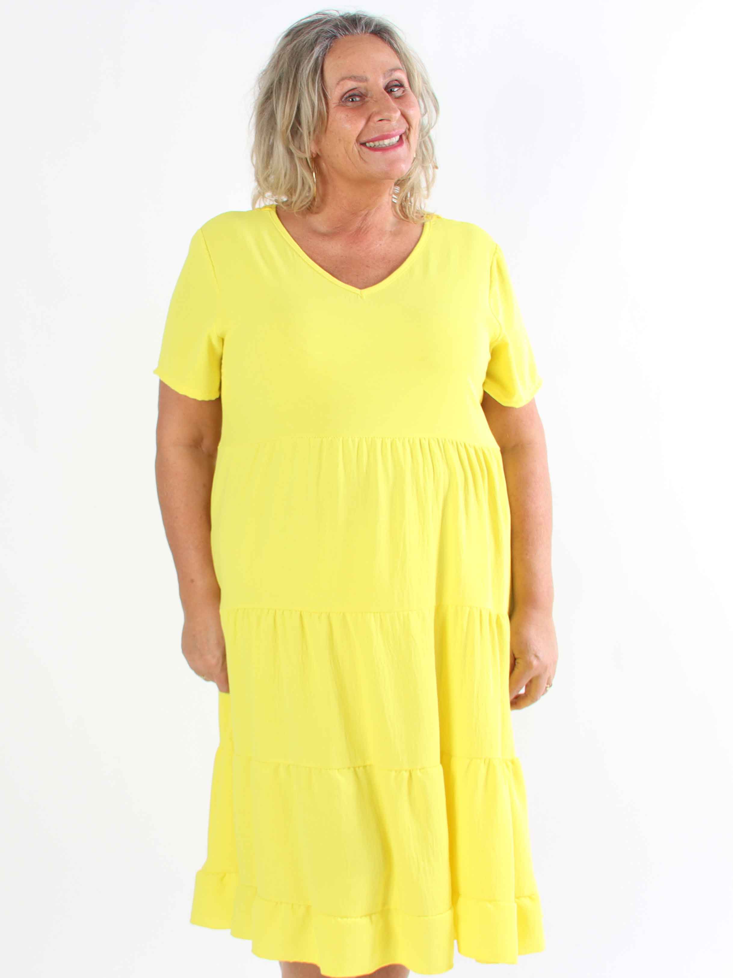 Shayna - Plus size kjole i viskose med broderet detaljer på ryggen