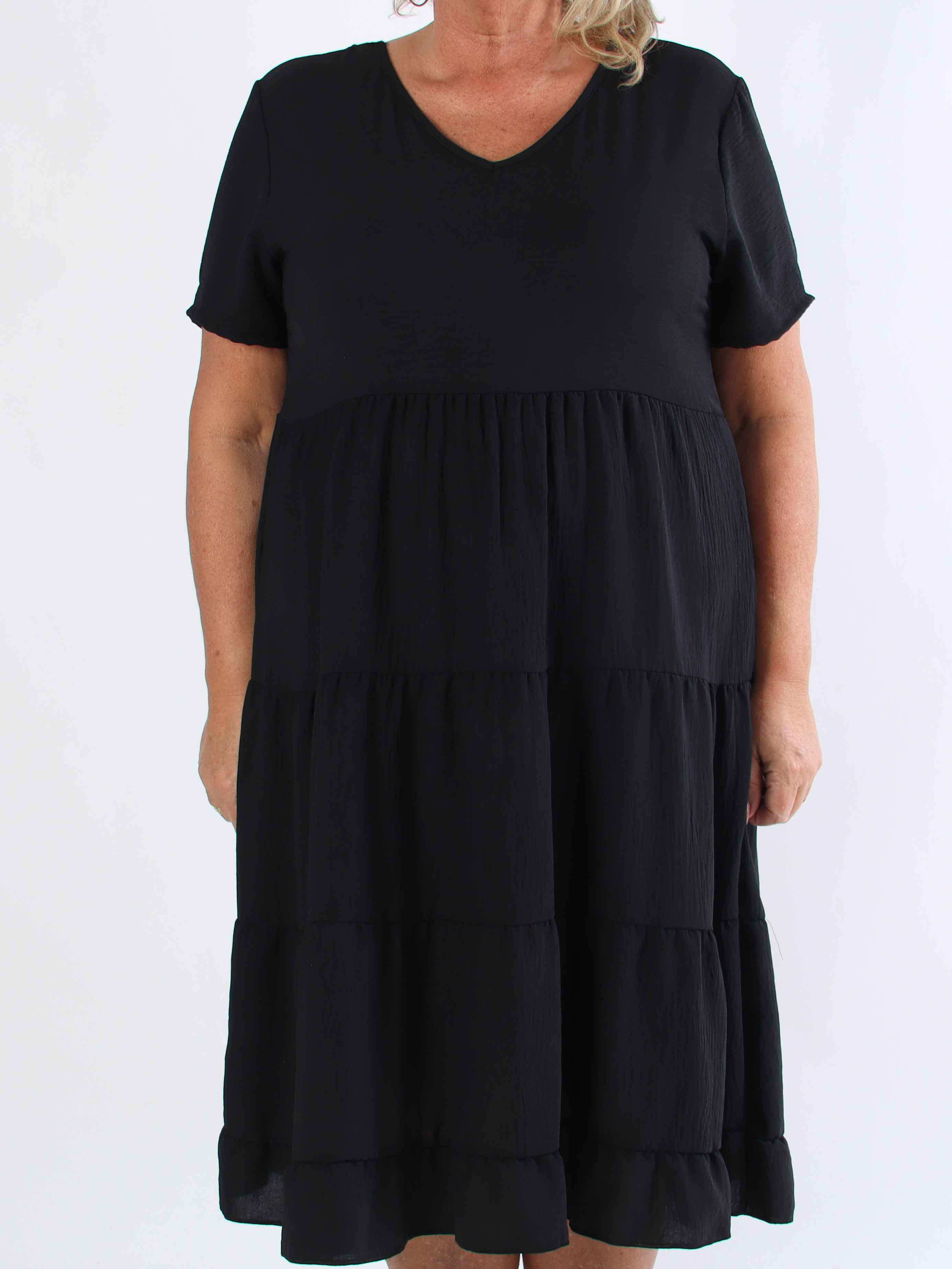 Shayna - Plus size kjole i viskose med broderet detaljer på ryggen