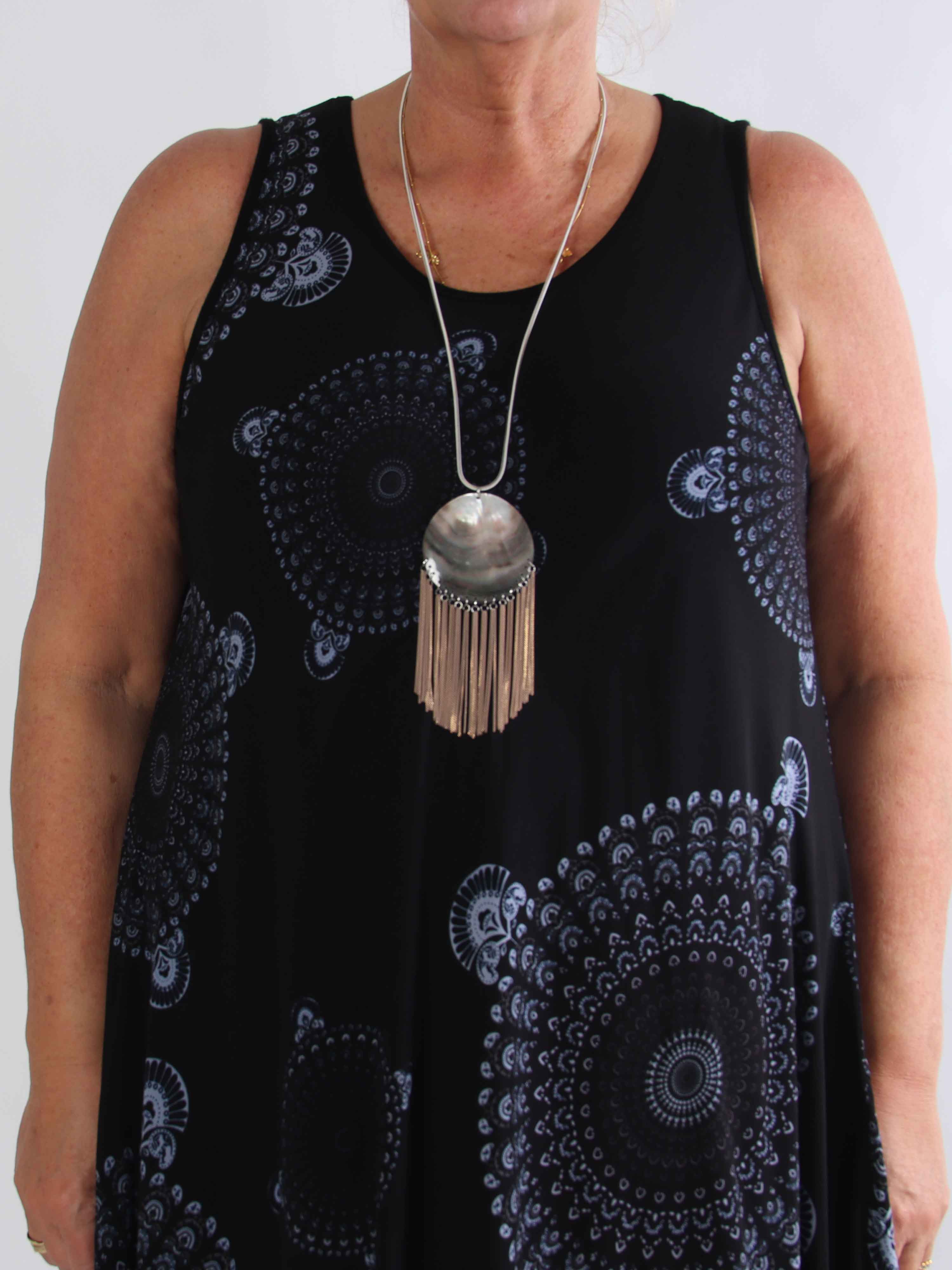 Sienna - Mønstret plus size kjole i blød viskose med flatterende A-facon