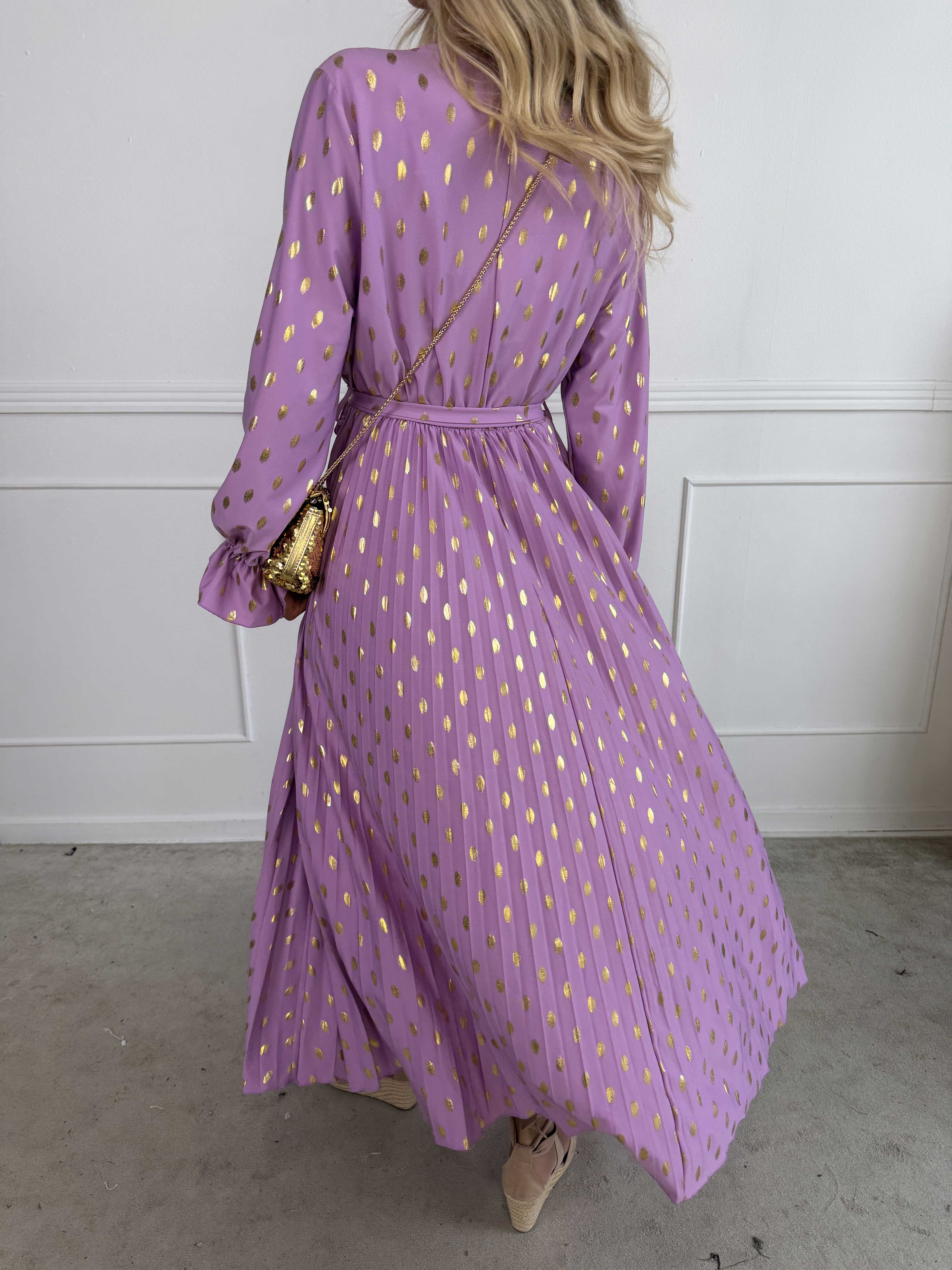 Silvija Dot - Lang elastisk kjole med guld dutter og plisseret skørt