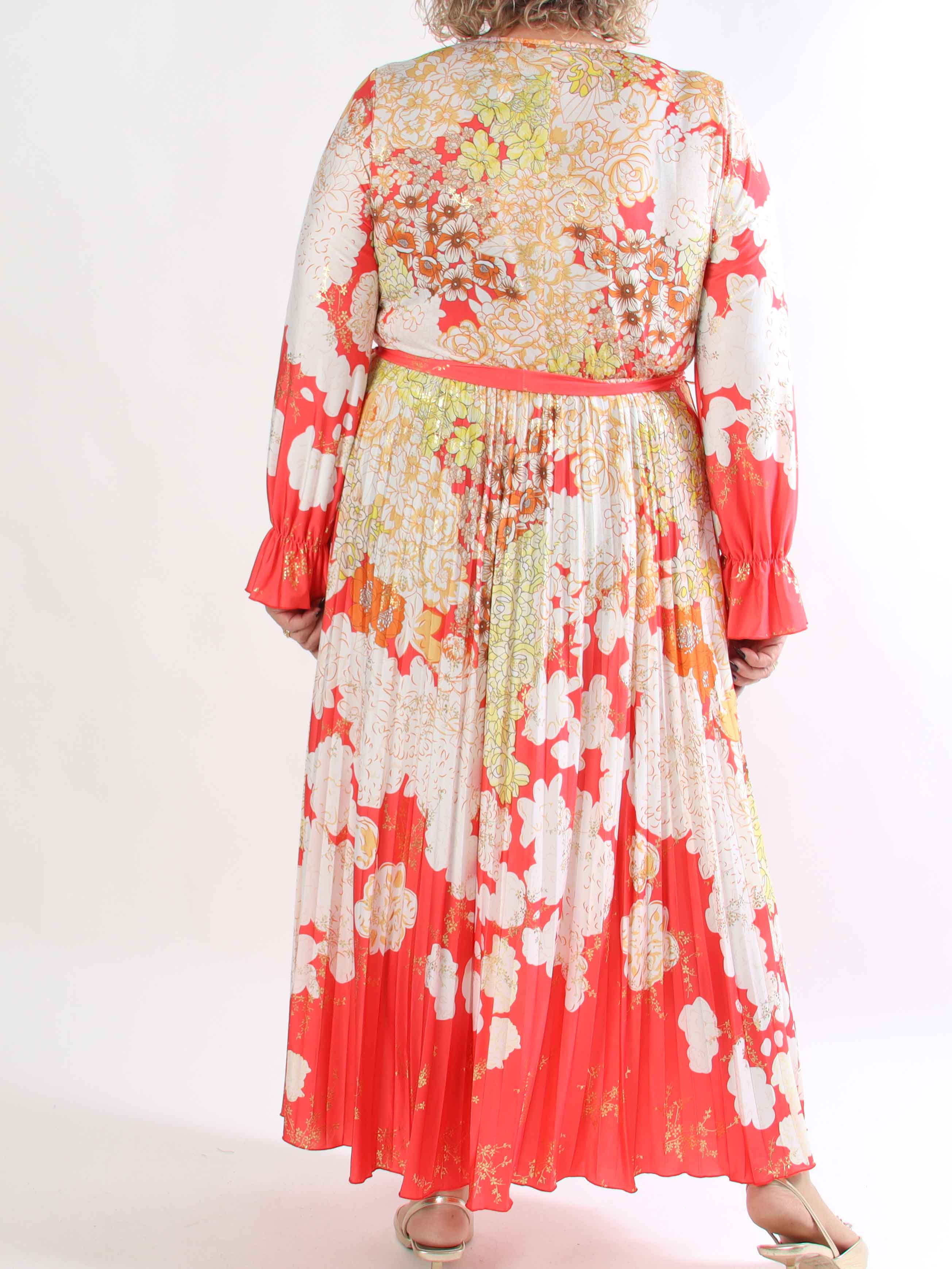 Silvija Flower - Lang plus size mønstret kjole med plisseret skørt