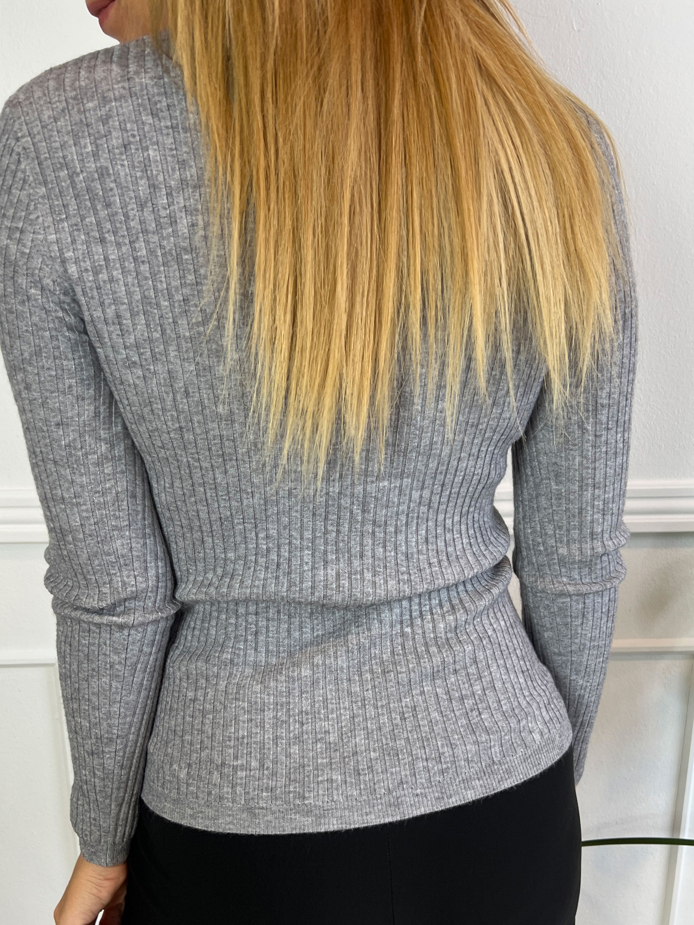 Simona - Blød strikbluse med rib