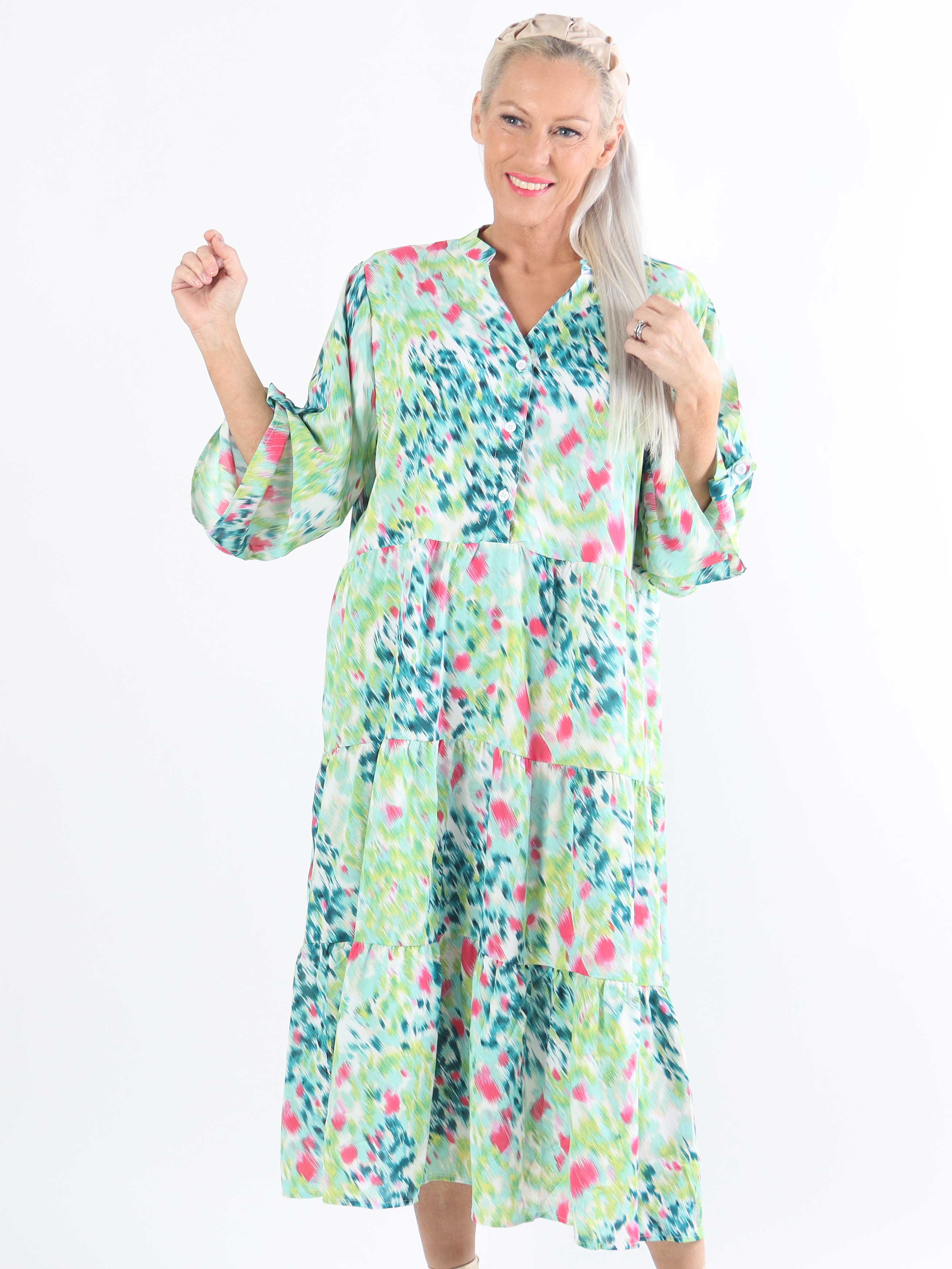 Simone - Sød plussize kjole i flerefarvet print