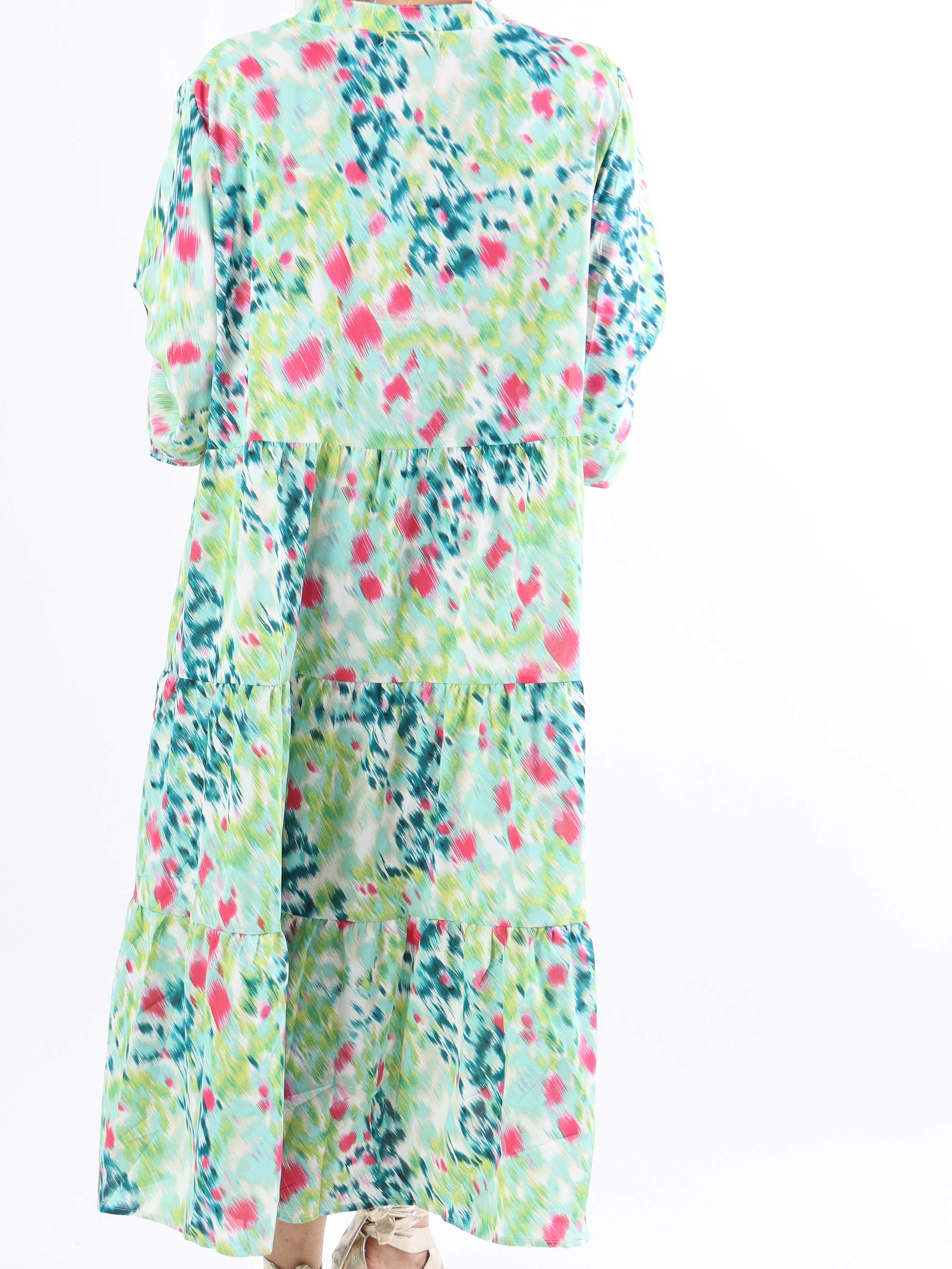 Simone - Sød plussize kjole i flerefarvet print