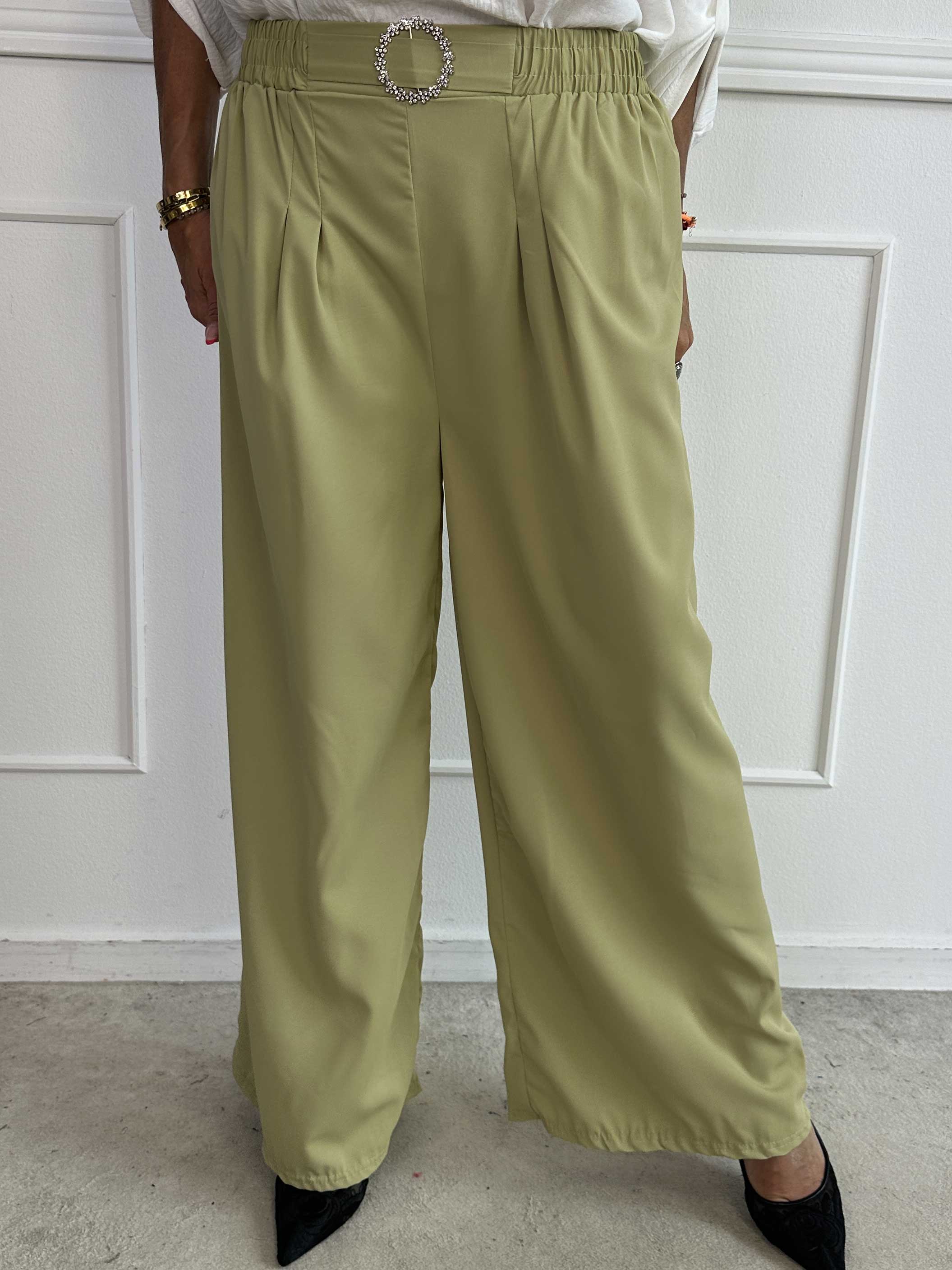 Sizune - Stilerene bukser med sølvspænde i taljen