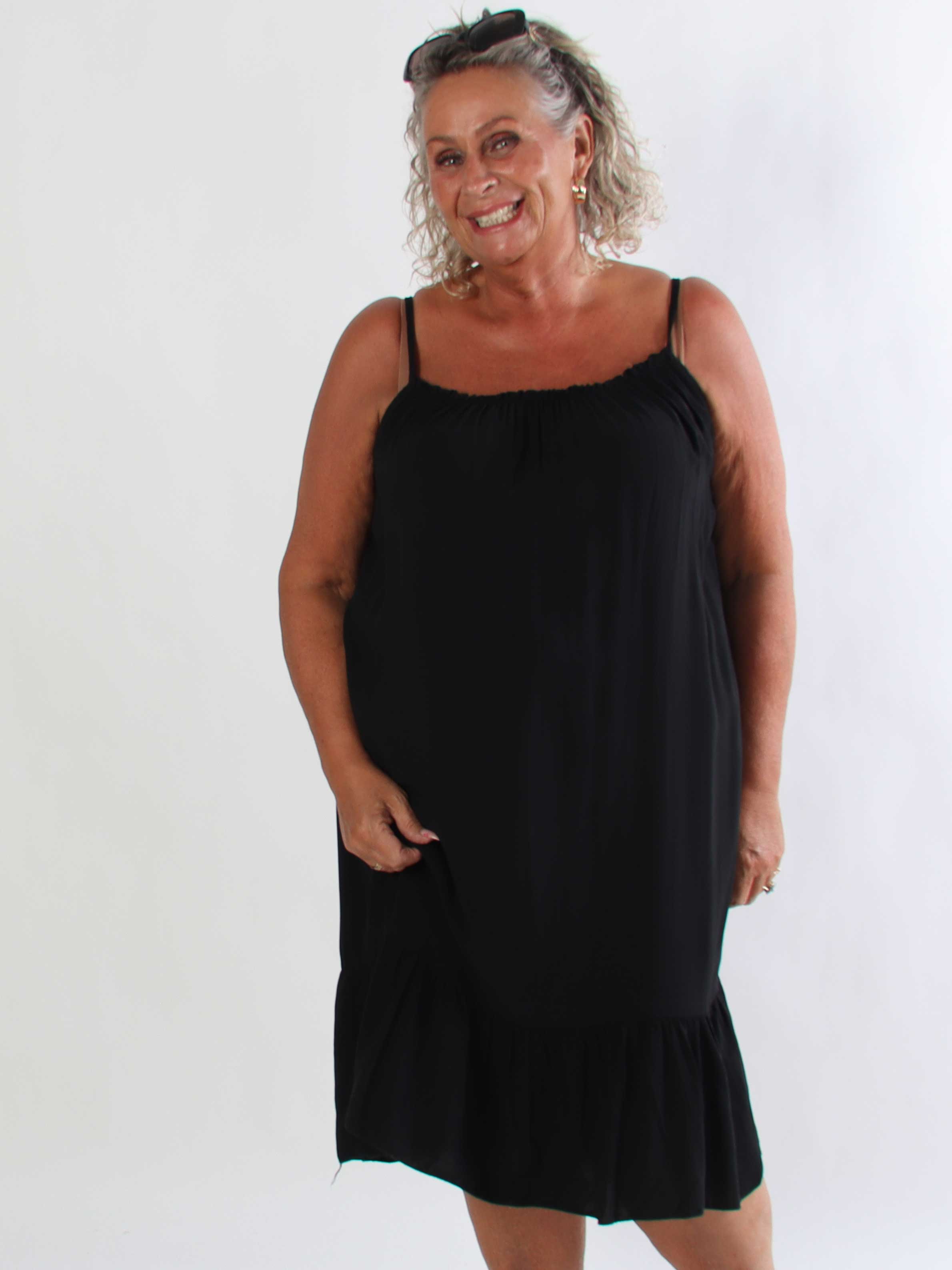Solero Plain - Feminin plus size stropkjole i åndbar bomuld