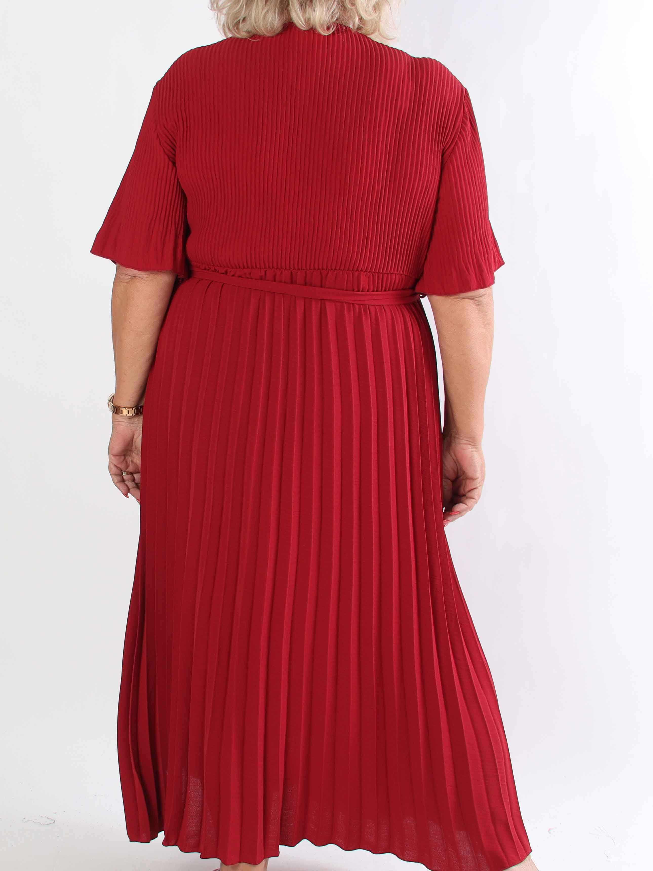 Solveig - Lang plisseret plus size kjole i viskose med bånd i taljen