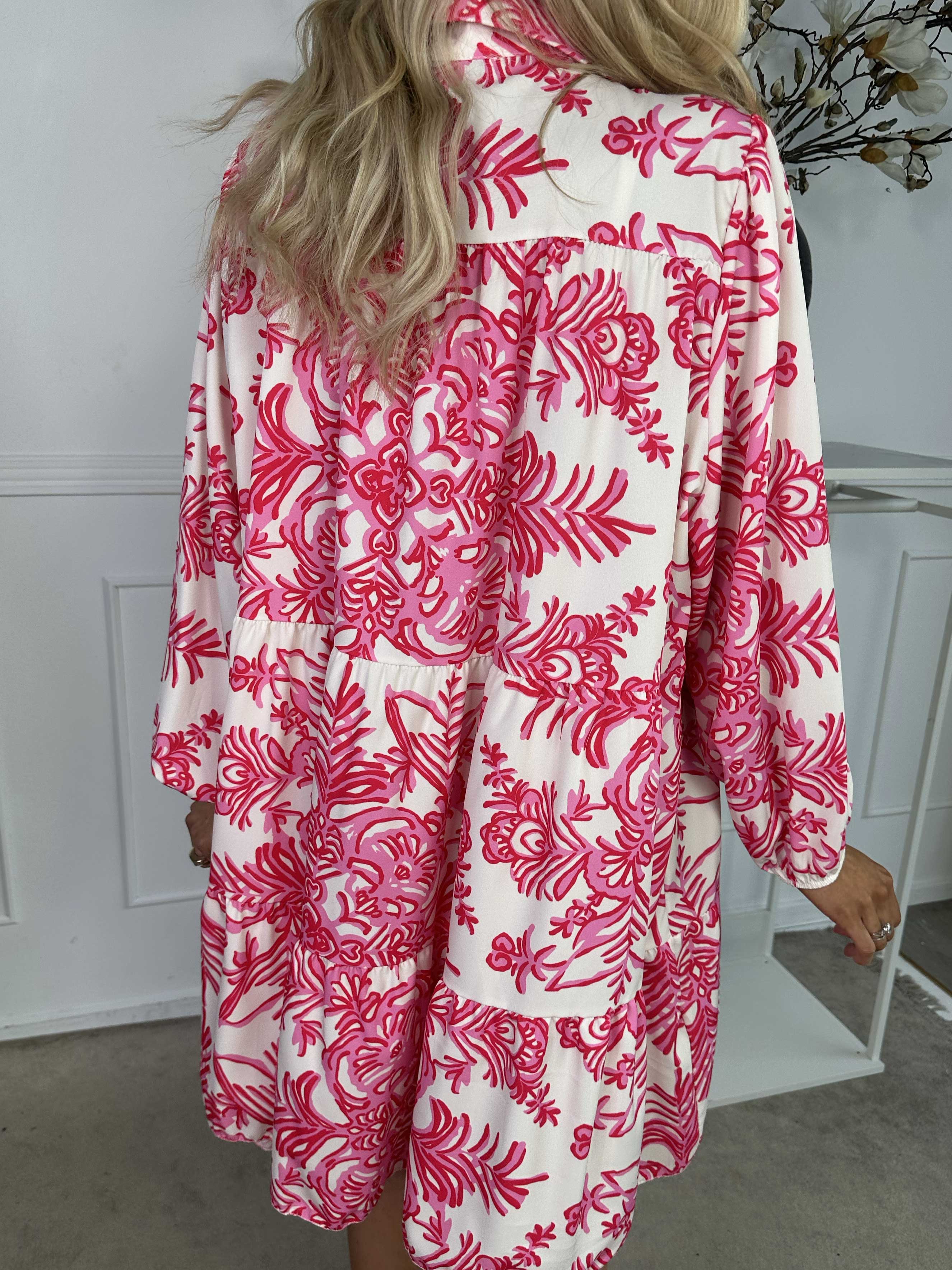 Sophie - Mønstret skjortekjole i viskoseblanding med flæsekant