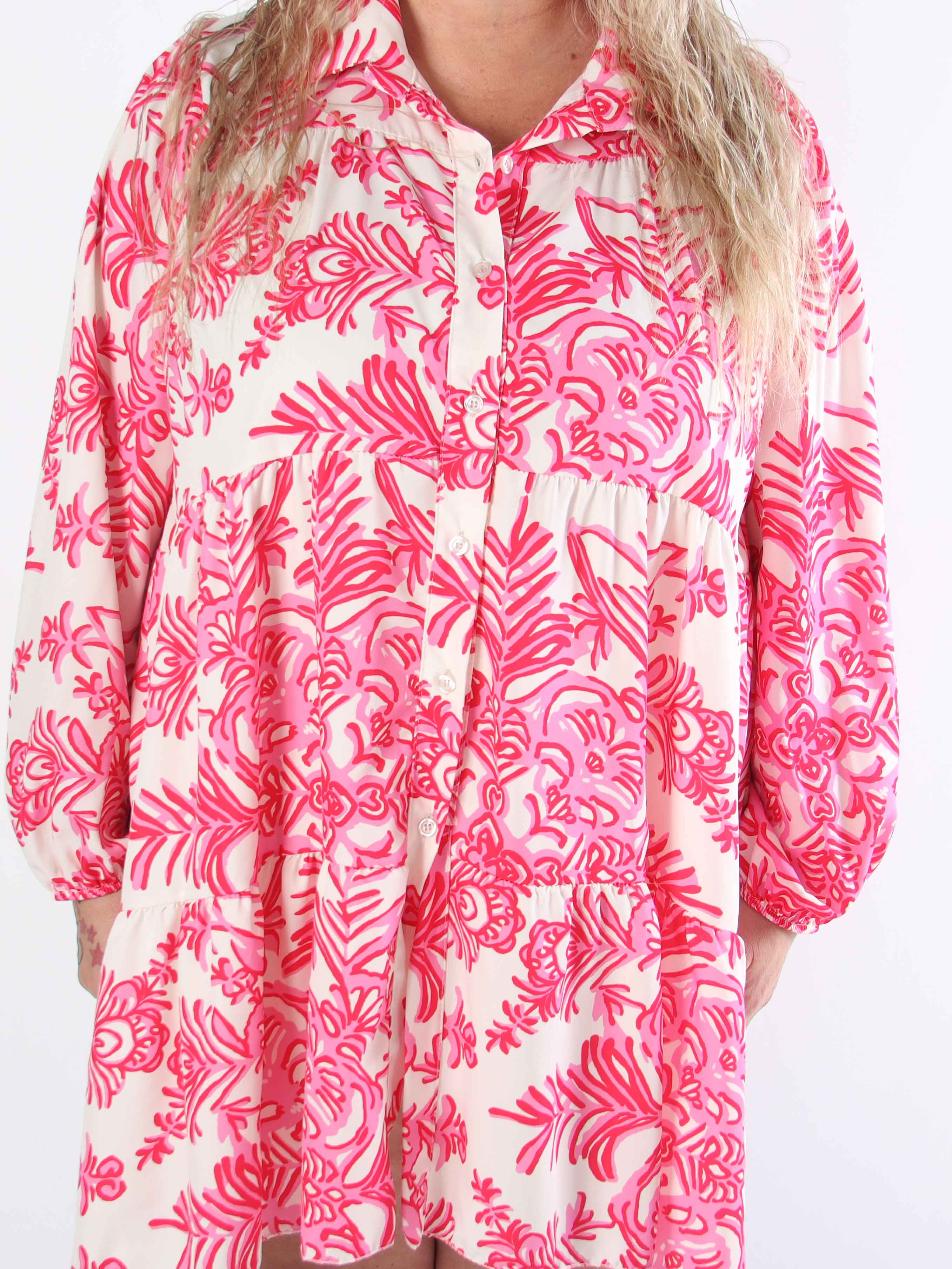 Sophie - Mønstret plus size skjortekjole i viskoseblanding med flæsekant