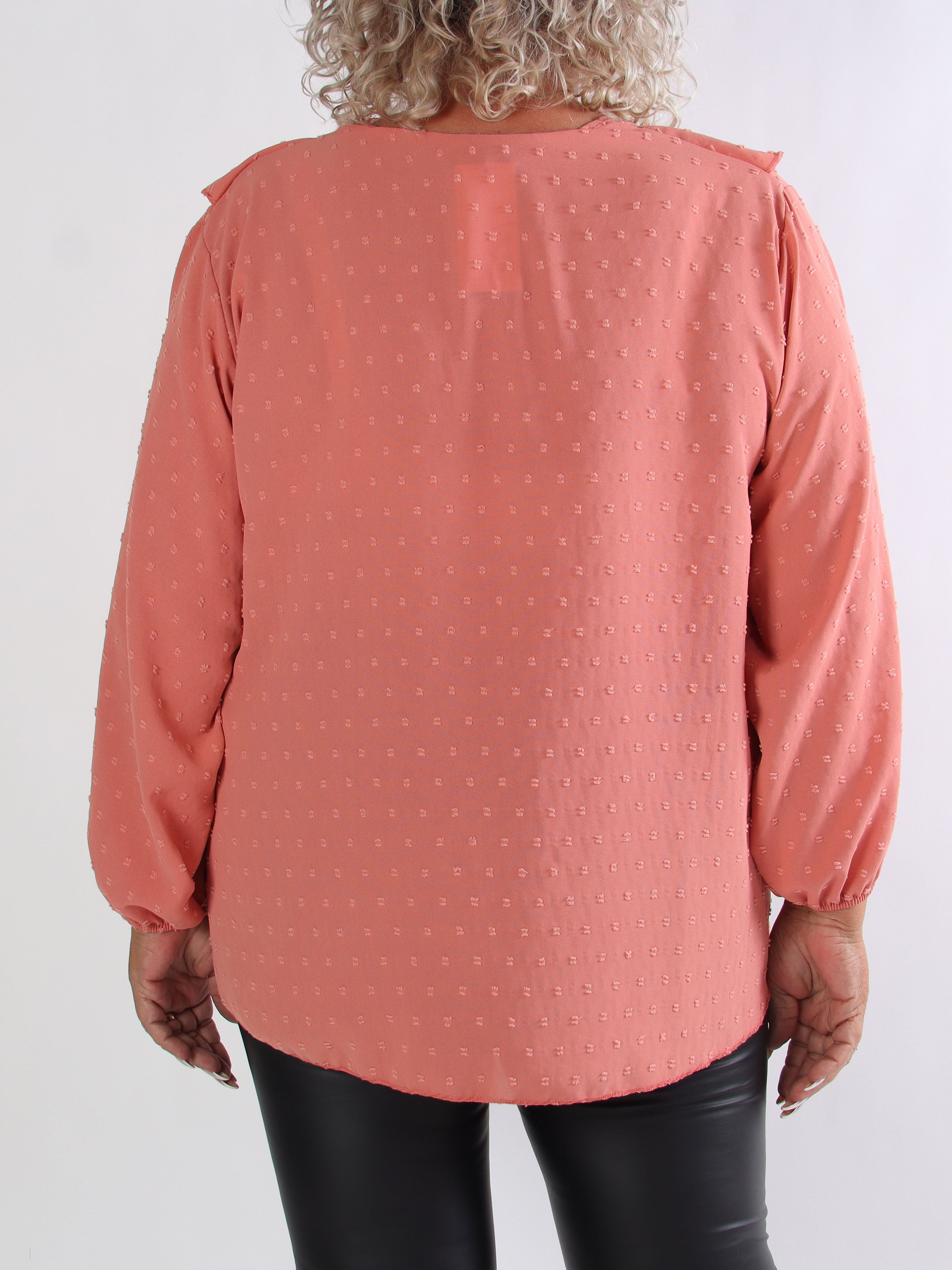 Sozan - Sød tunika med flæser og blondekant i udskæringen