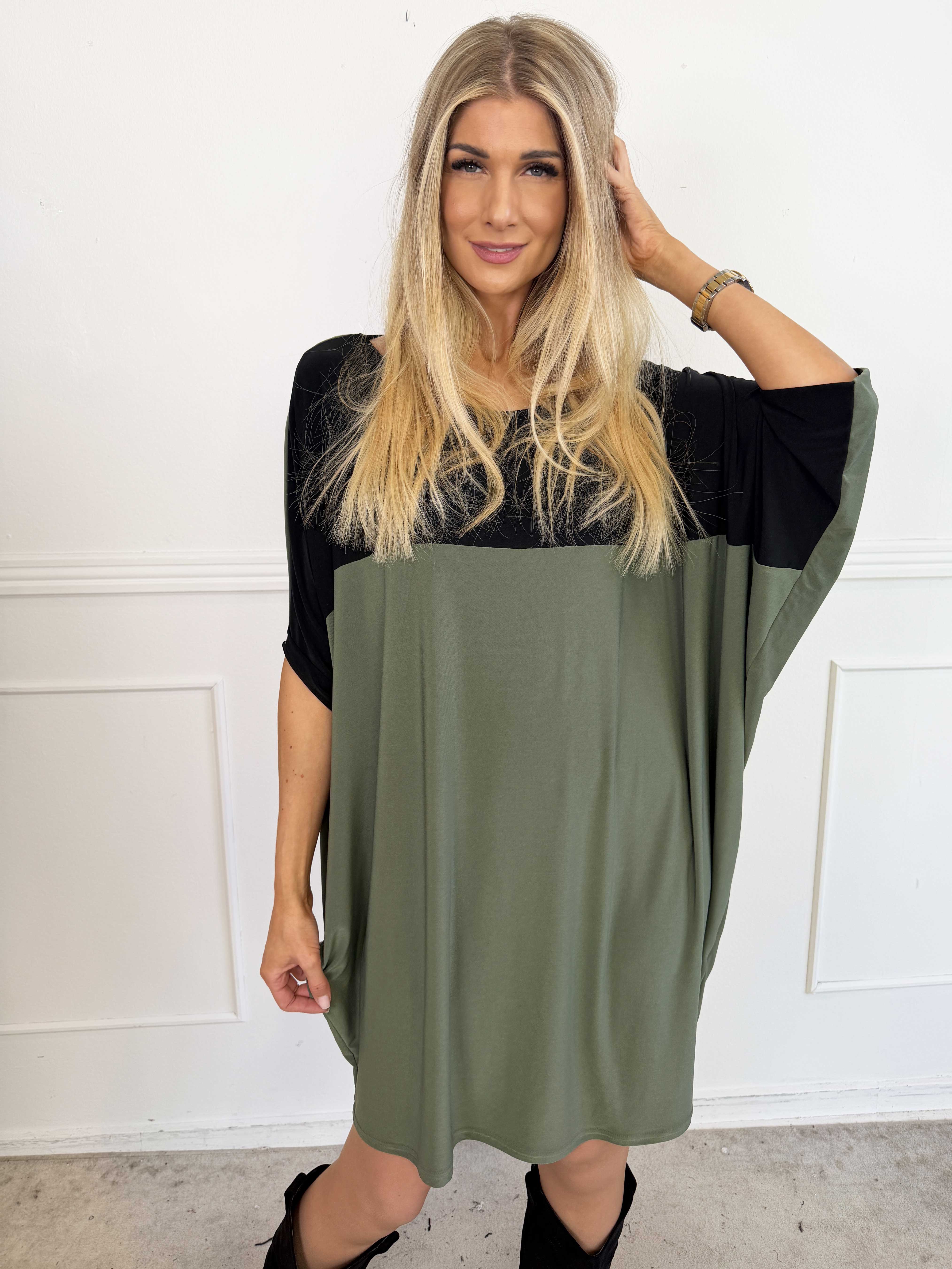 Spencer - Elastisk tofarvet tunikakjole med flagermusærmer