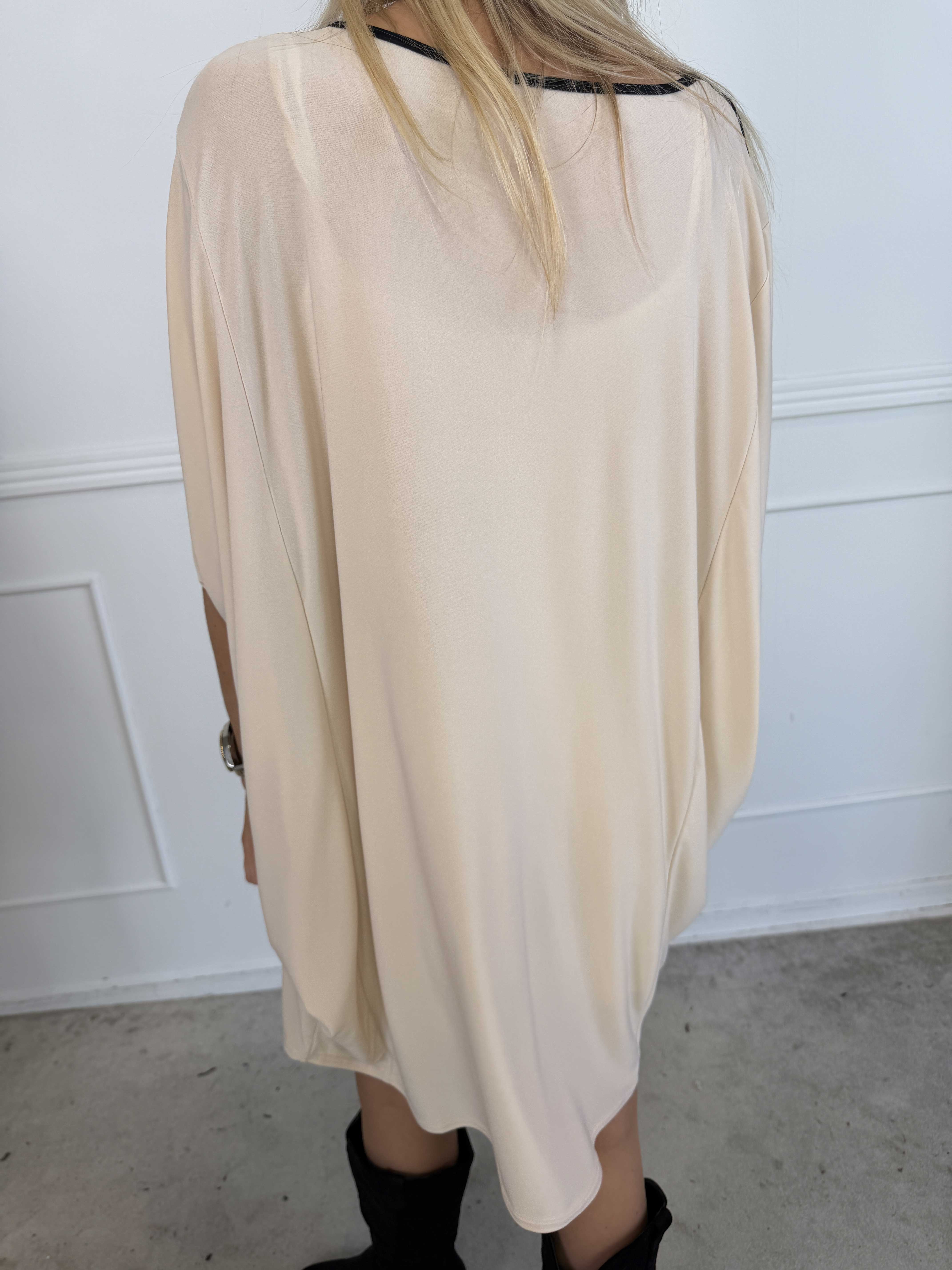 Spencer - Elastisk tofarvet tunikakjole med flagermusærmer