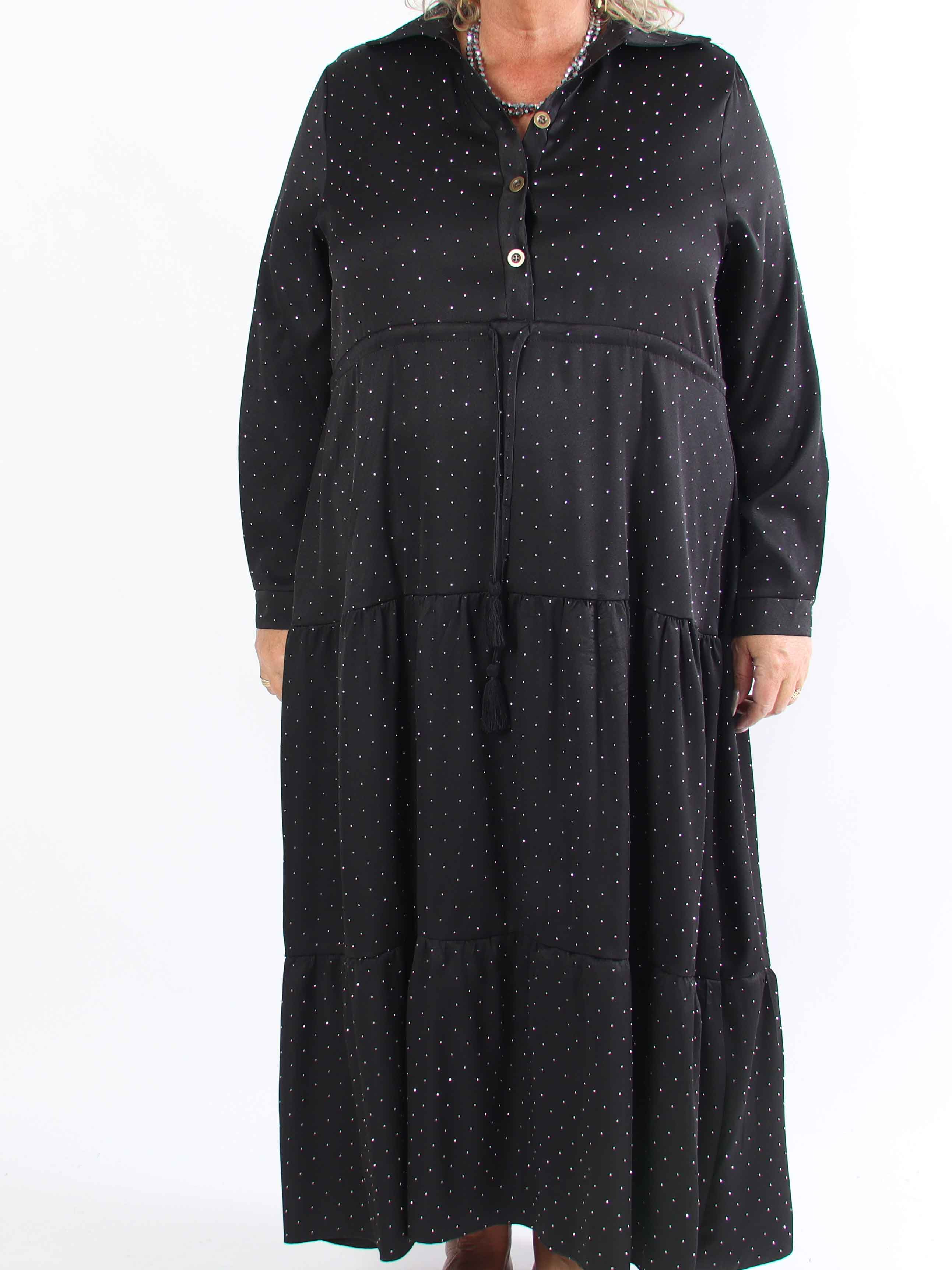 Starlight - Plus size kjole med lag på lag look pyntet med similisten