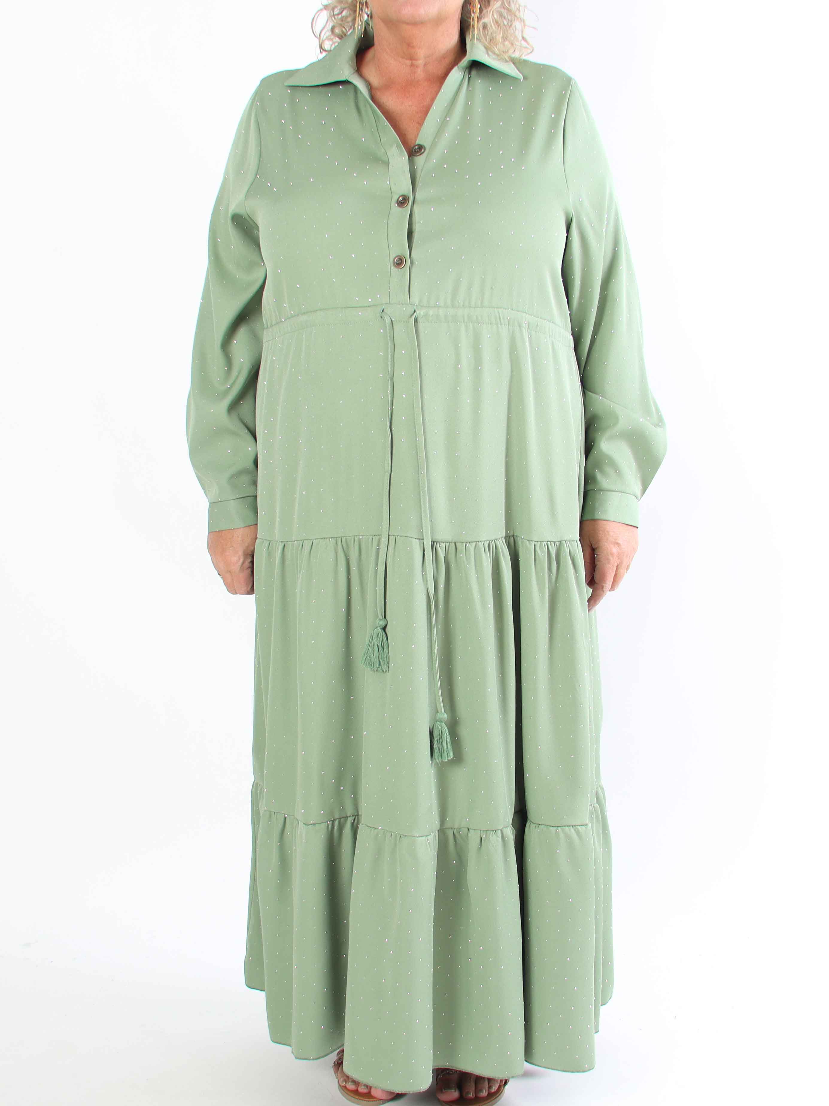 Starlight - Plus size kjole med lag på lag look pyntet med similisten