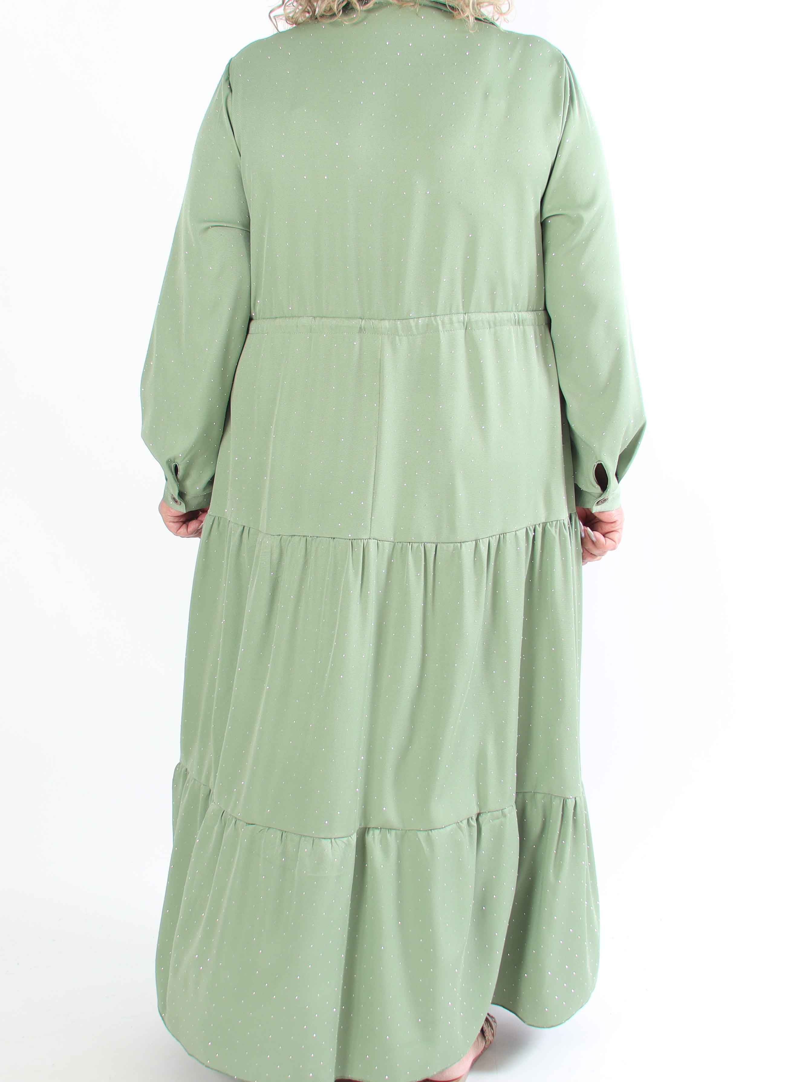 Starlight - Plus size kjole med lag på lag look pyntet med similisten