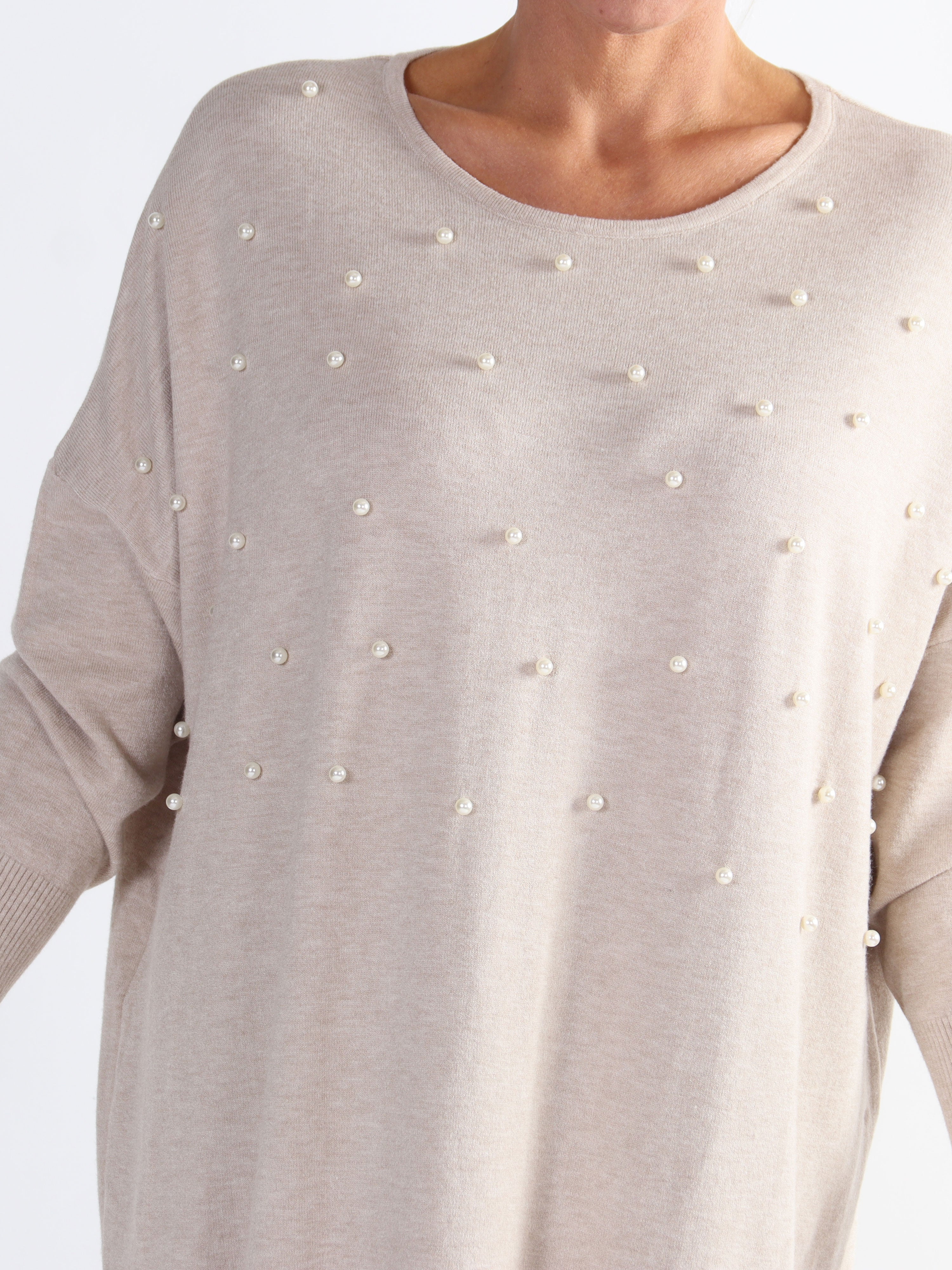 Stefania - Behagelig plus size strikkjole pyntet med perler