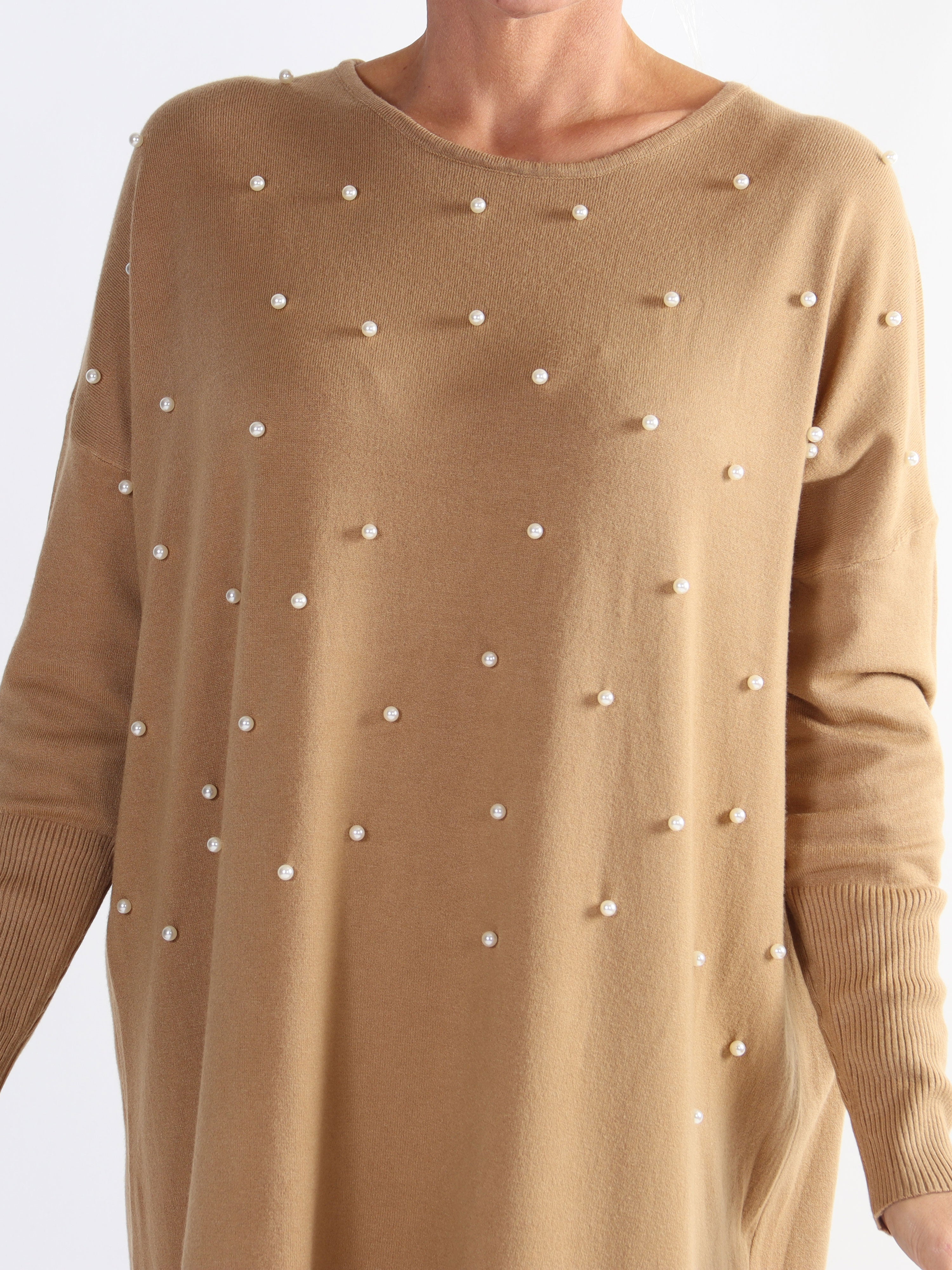 Stefania - Behagelig plus size strikkjole pyntet med perler