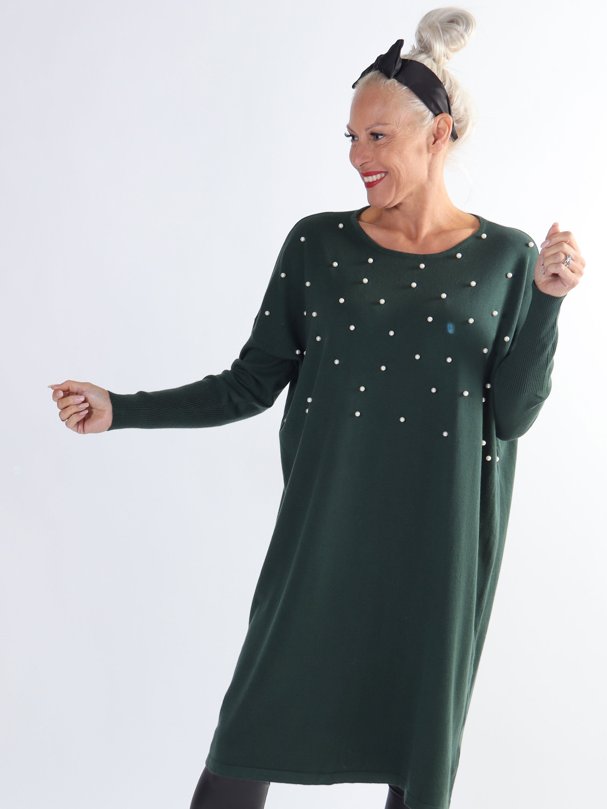 Stefania - Behagelig plus size strikkjole pyntet med perler