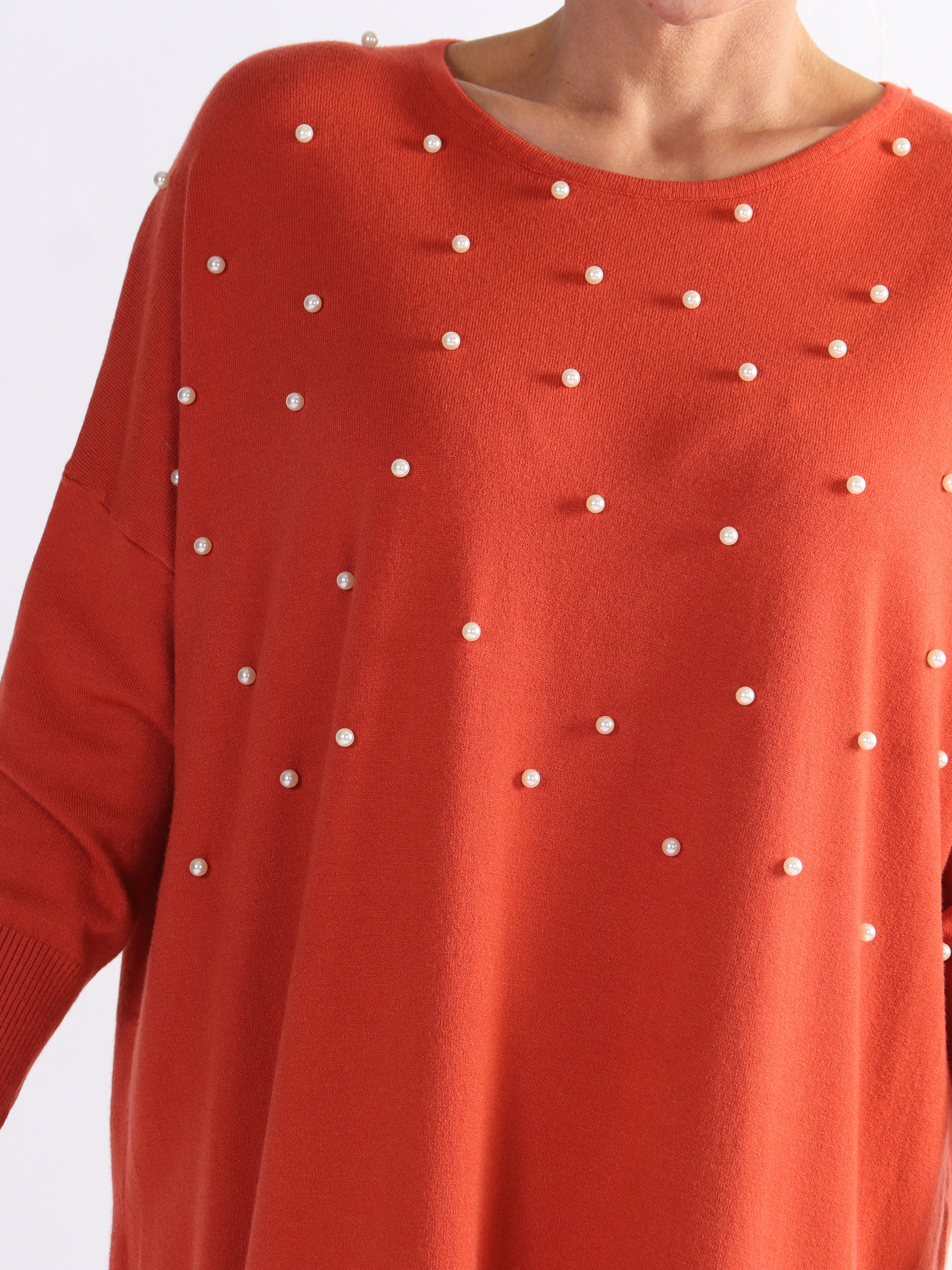 Stefania - Behagelig plus size strikkjole pyntet med perler