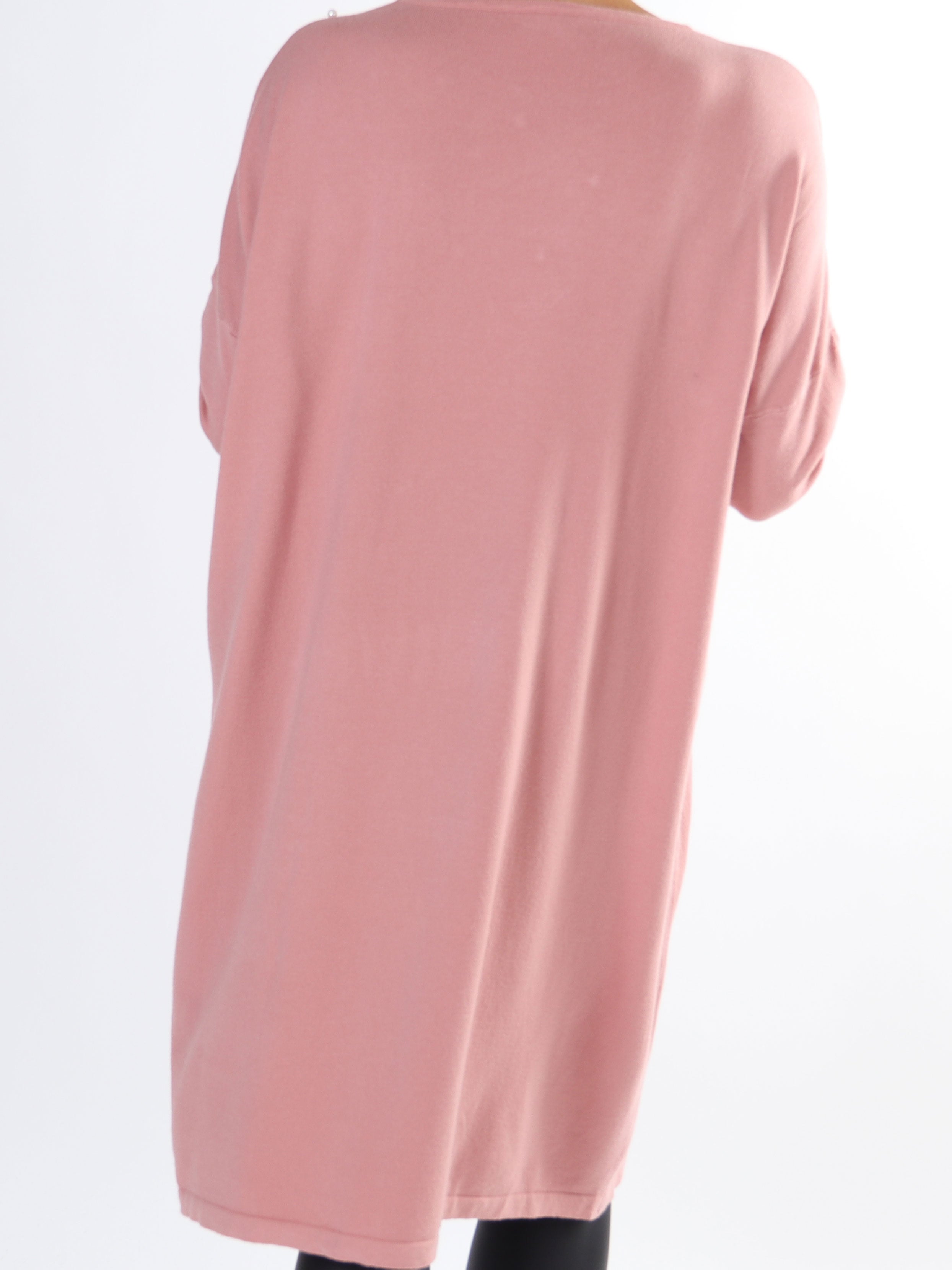 Stefania - Behagelig plus size strikkjole pyntet med perler