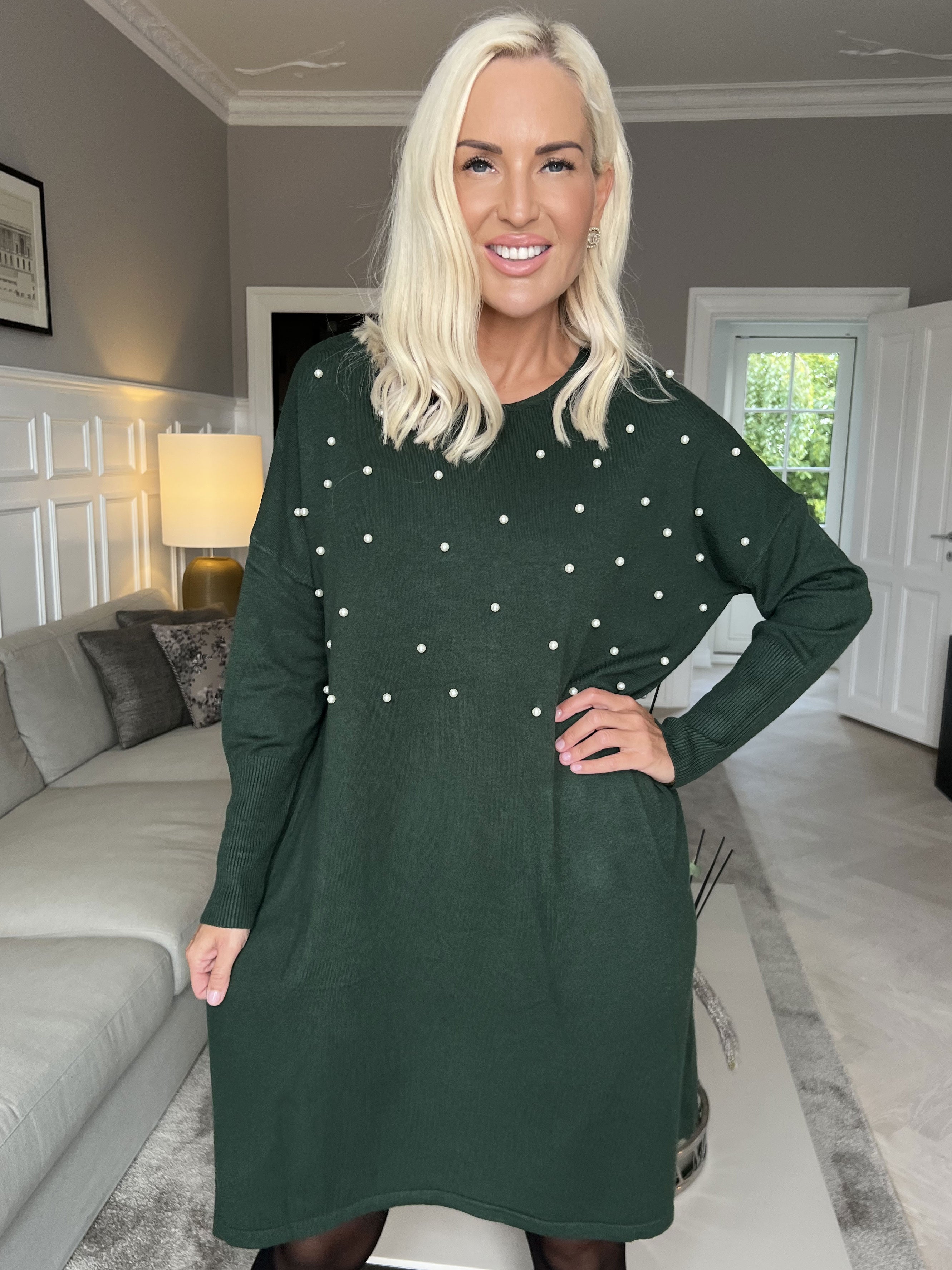 Stefania - Behagelig strikkjole pyntet med perler