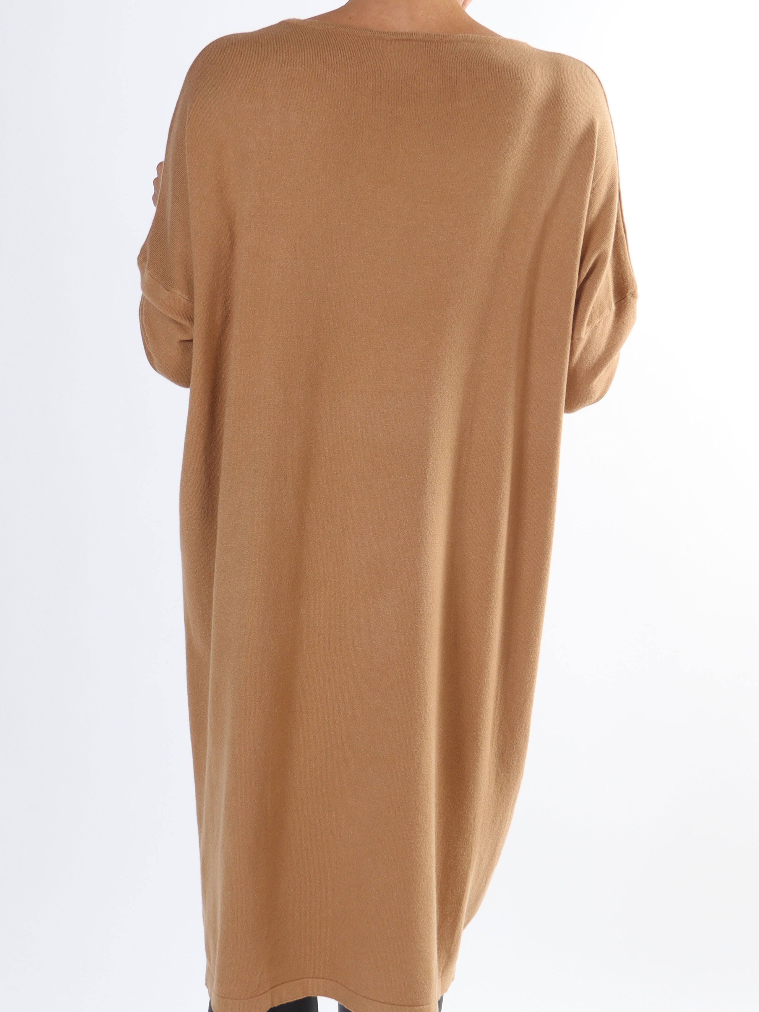 Luna - Blød plus size strikkjole med similisten