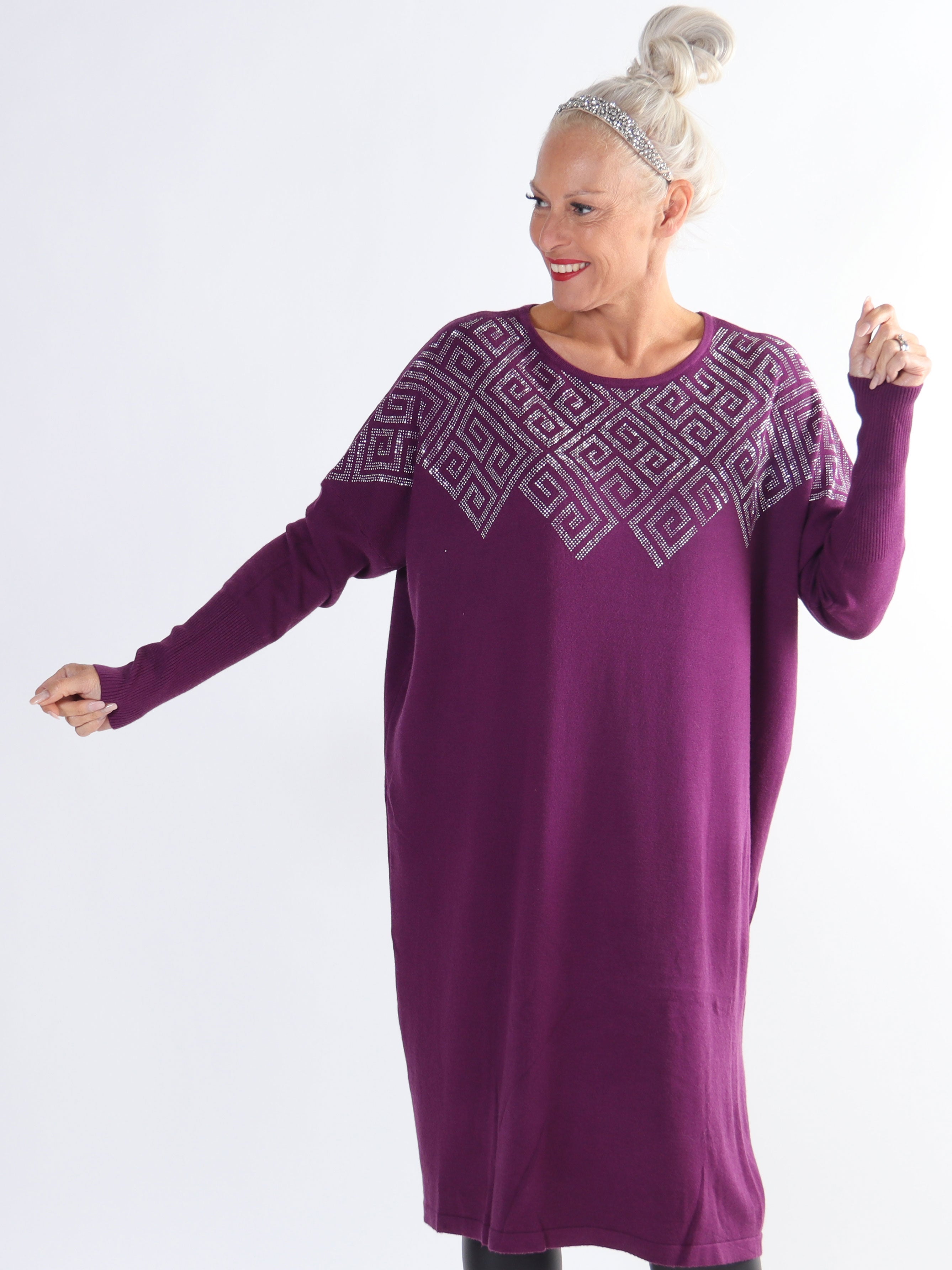 Luna - Blød plus size strikkjole med similisten