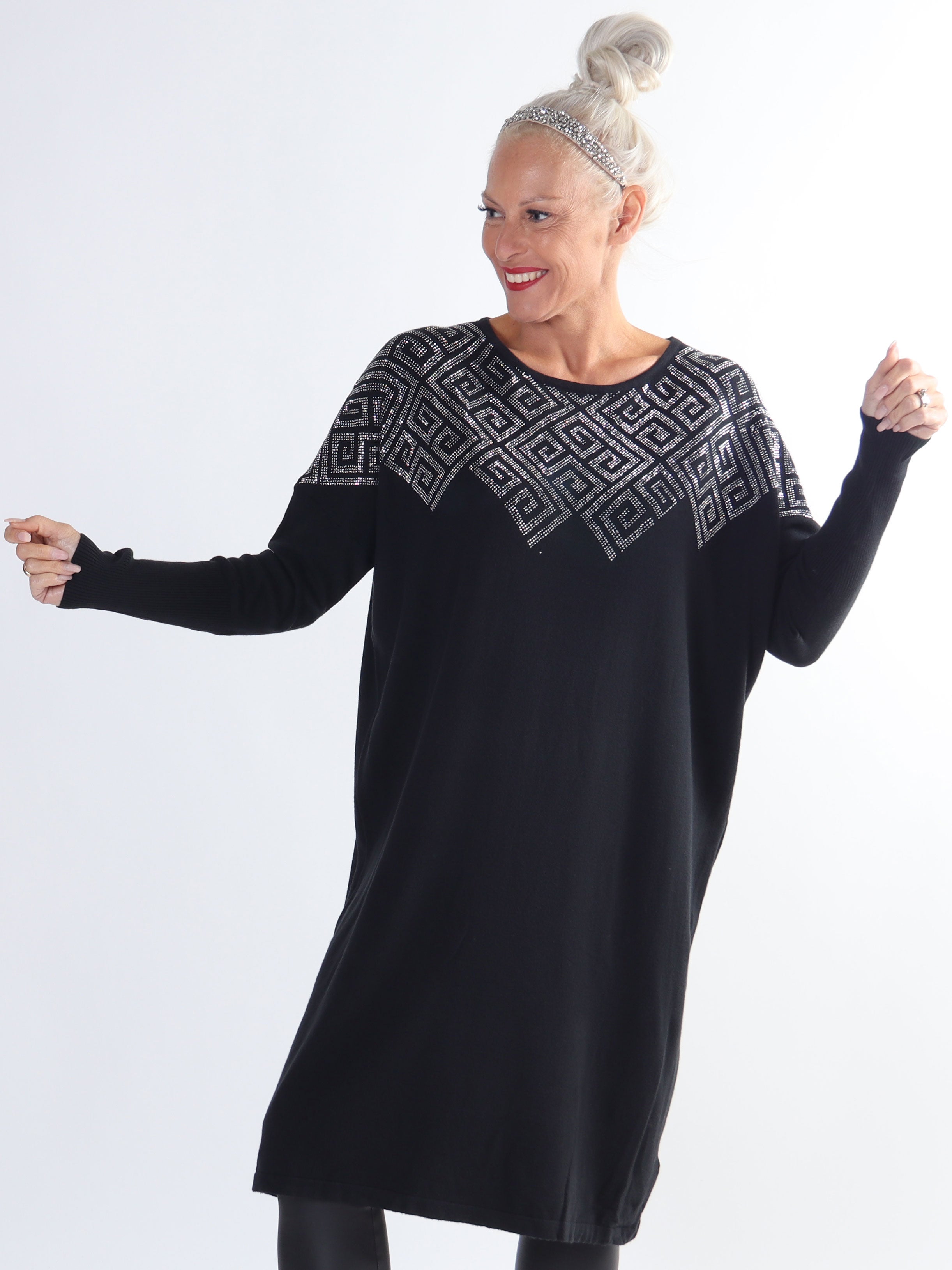 Luna - Blød plus size strikkjole med similisten