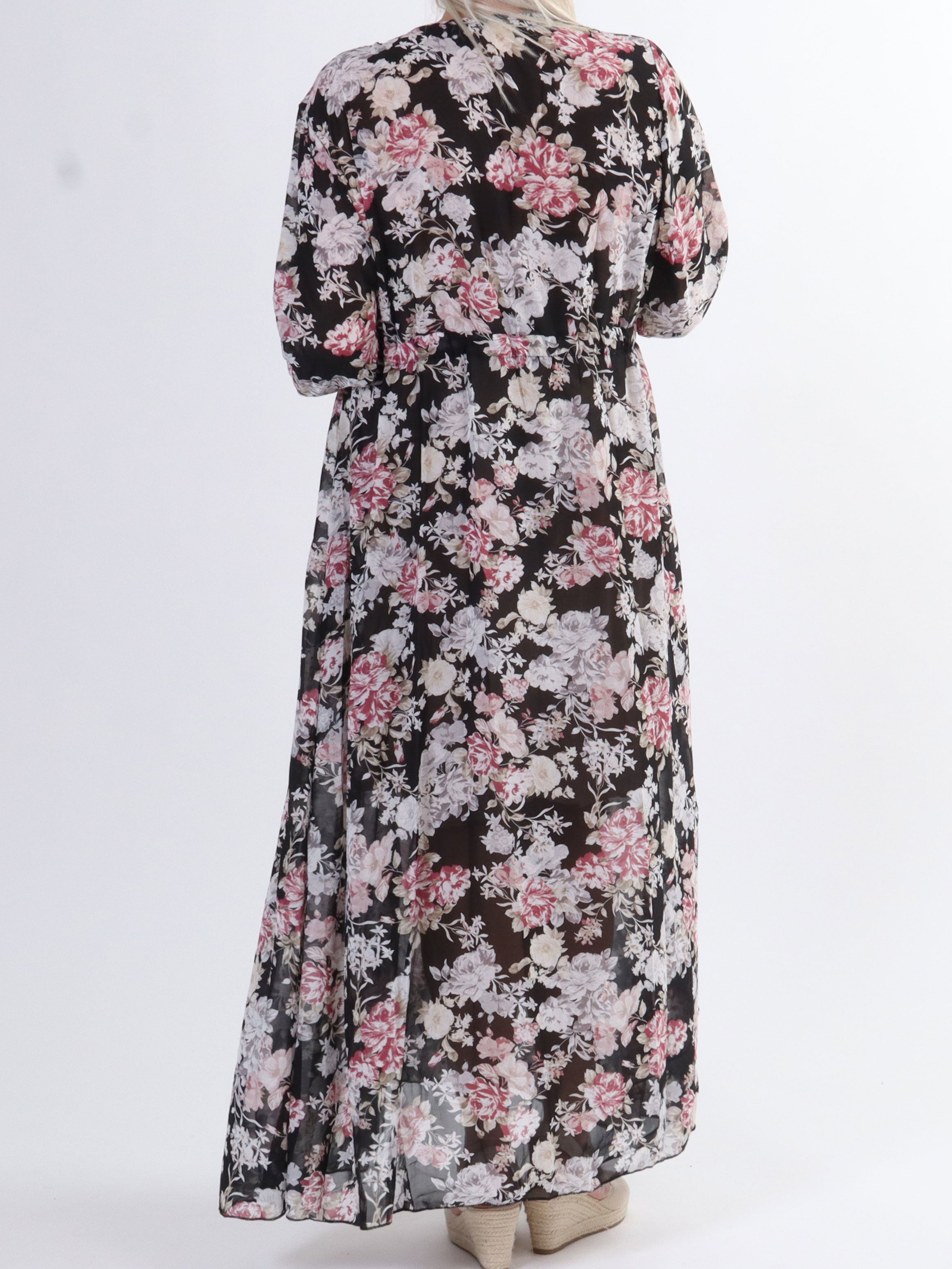 Stine - Sød lang plus size kimono med blomsterprint