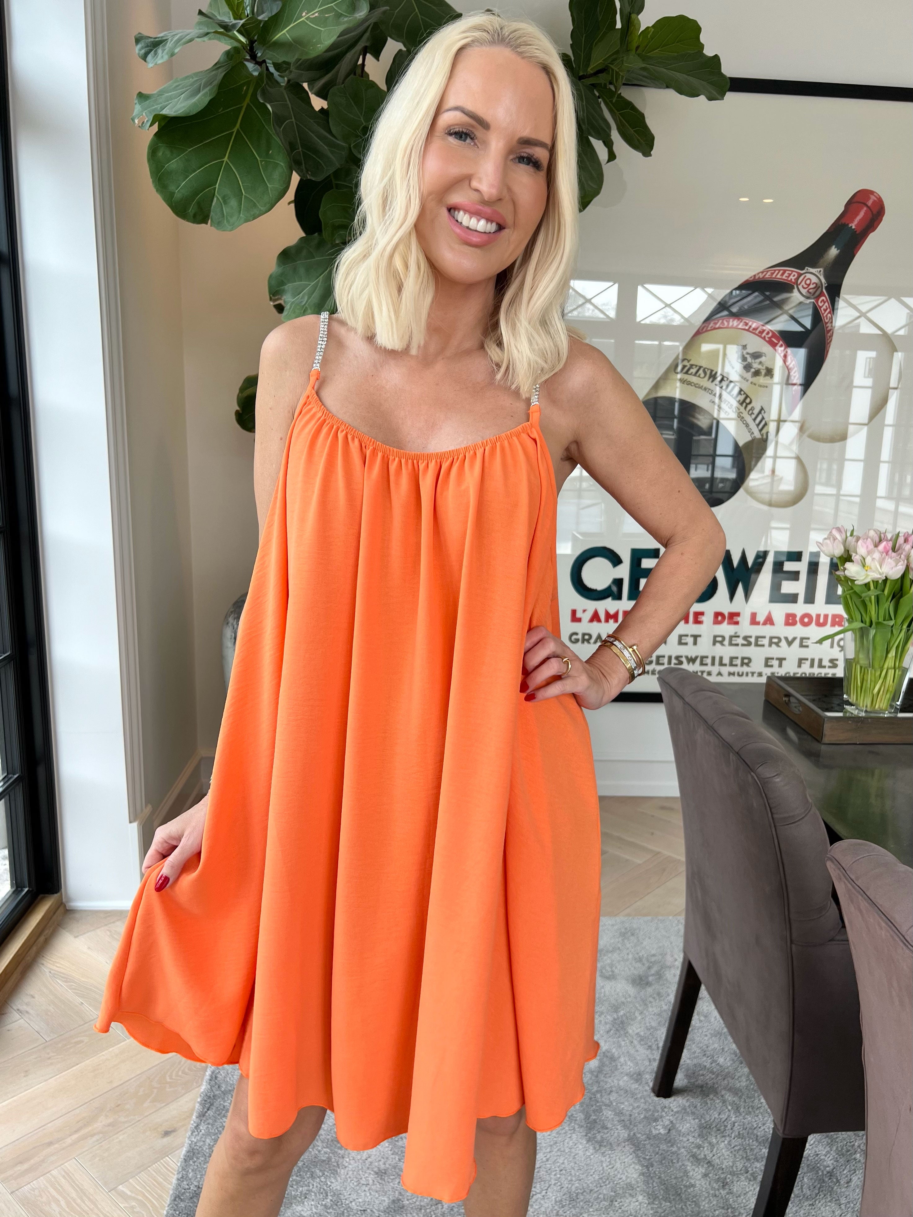 Sunara - Stropkjole i blød viskose med fine similisten på stropperne