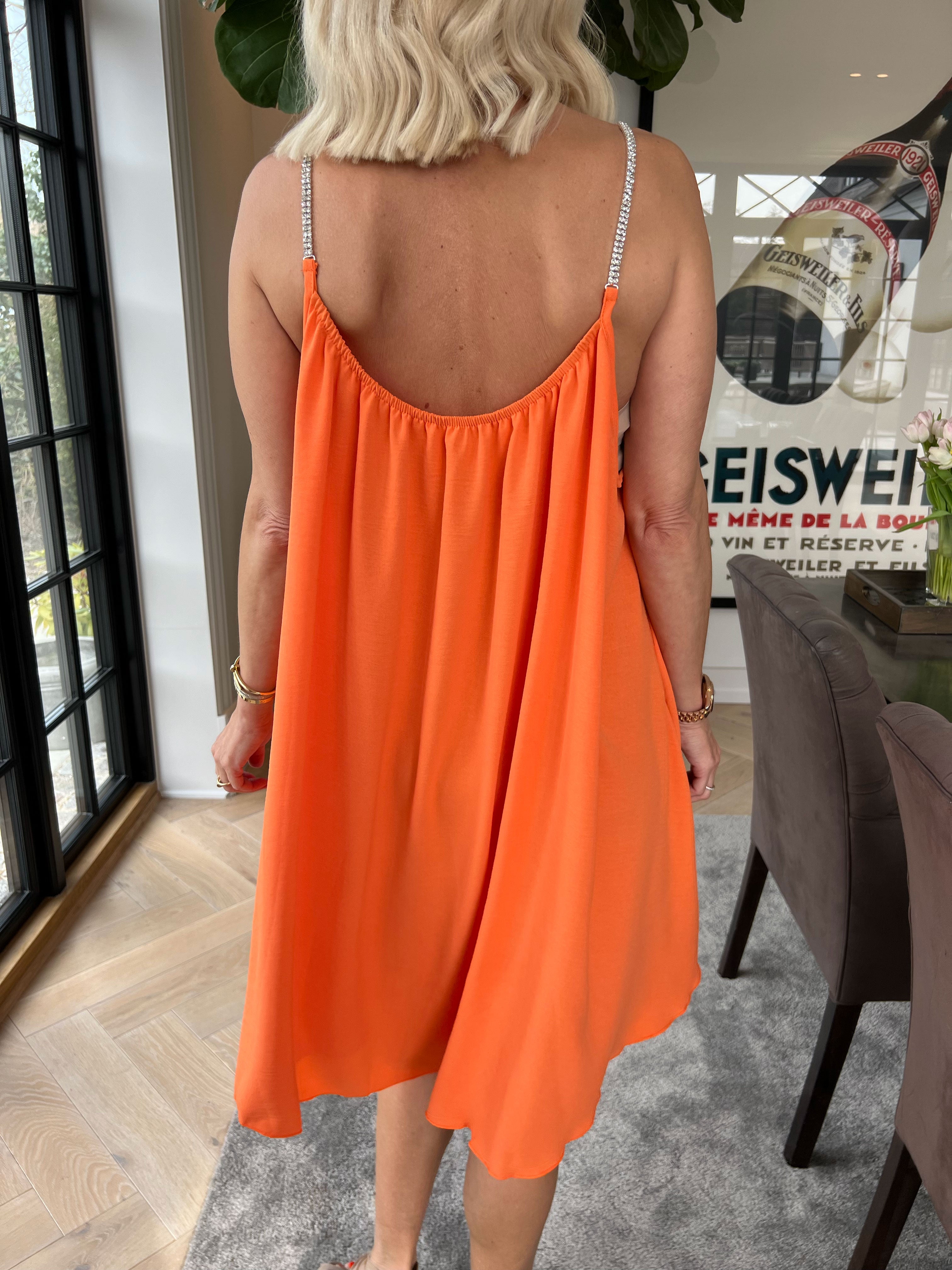 Sunara - Stropkjole i blød viskose med fine similisten på stropperne