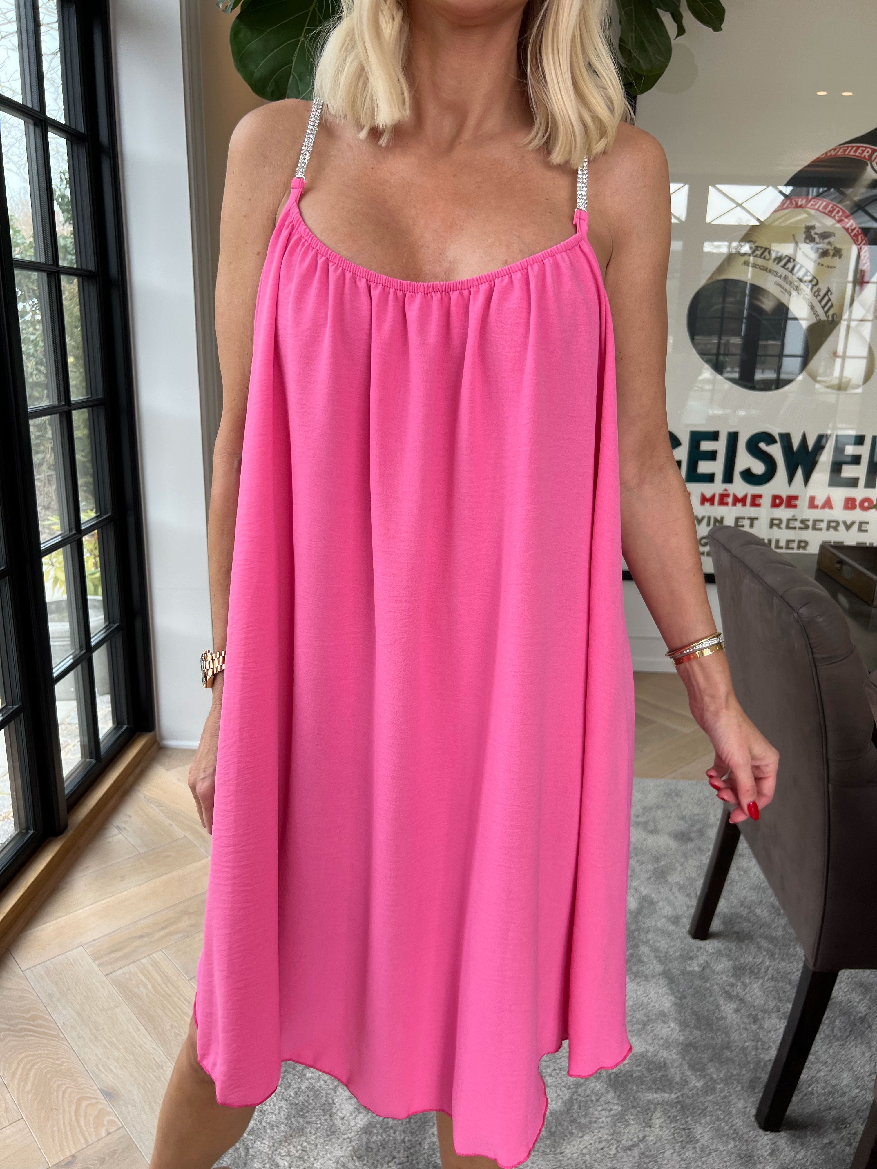 Sunara - Stropkjole i blød viskose med fine similisten på stropperne