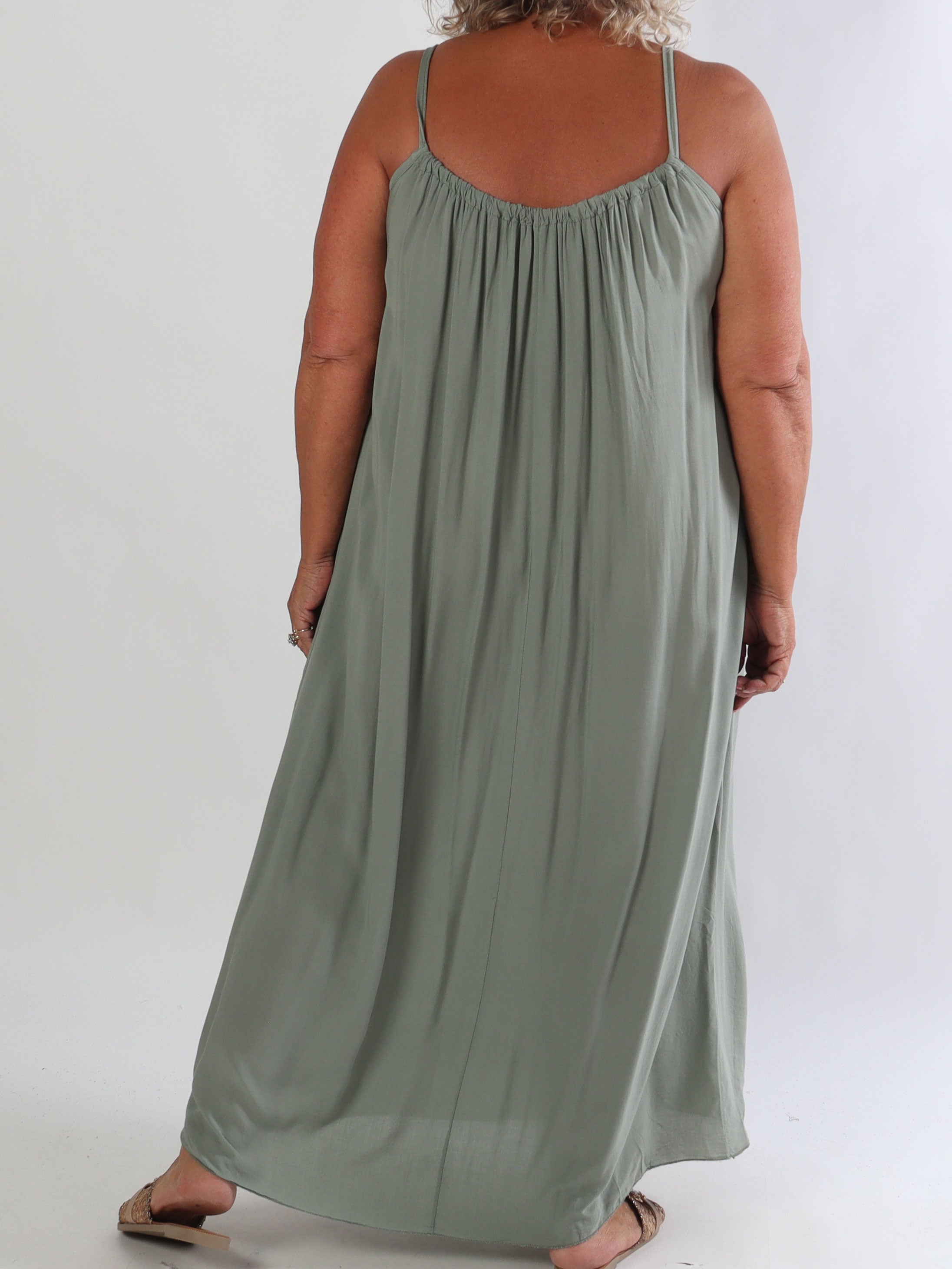 Sunshines Long - Lang og luftig plus size stropkjole i viskose