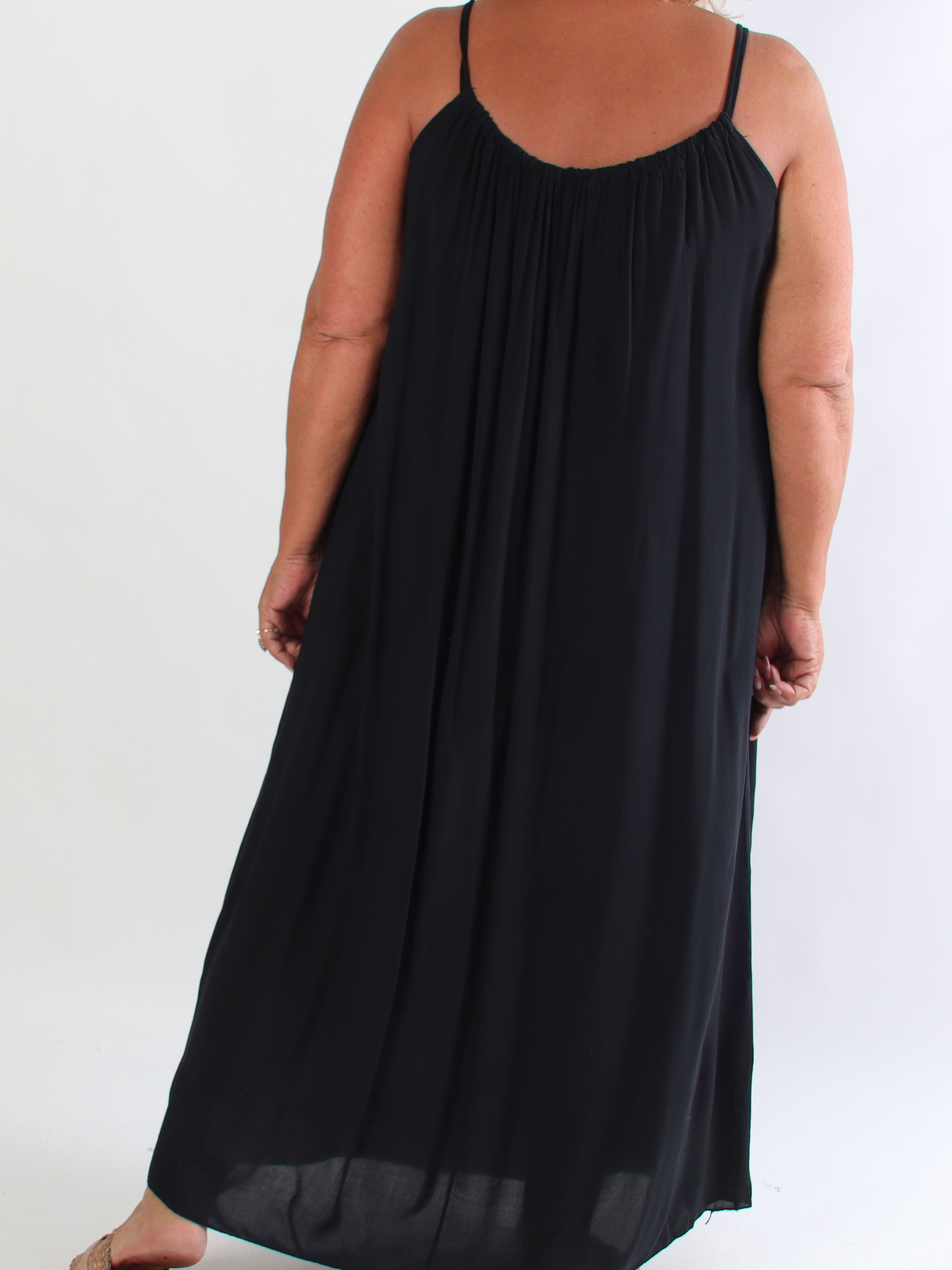 Sunshines Long - Lang og luftig plus size stropkjole i viskose
