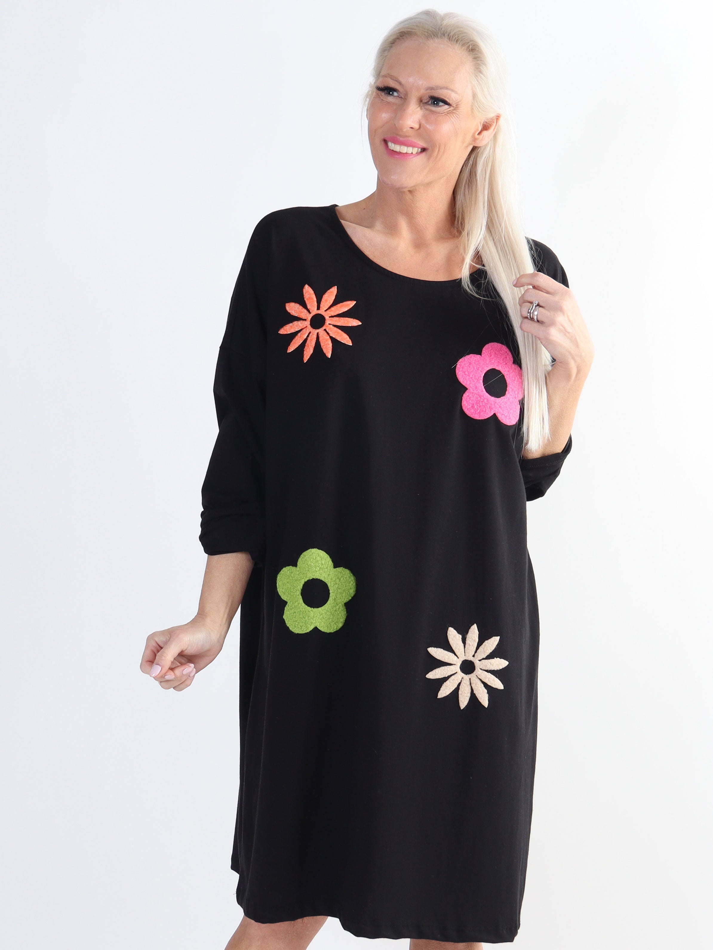 Susanna - Plus size kjole i bomuld med farvet blomstermotiver