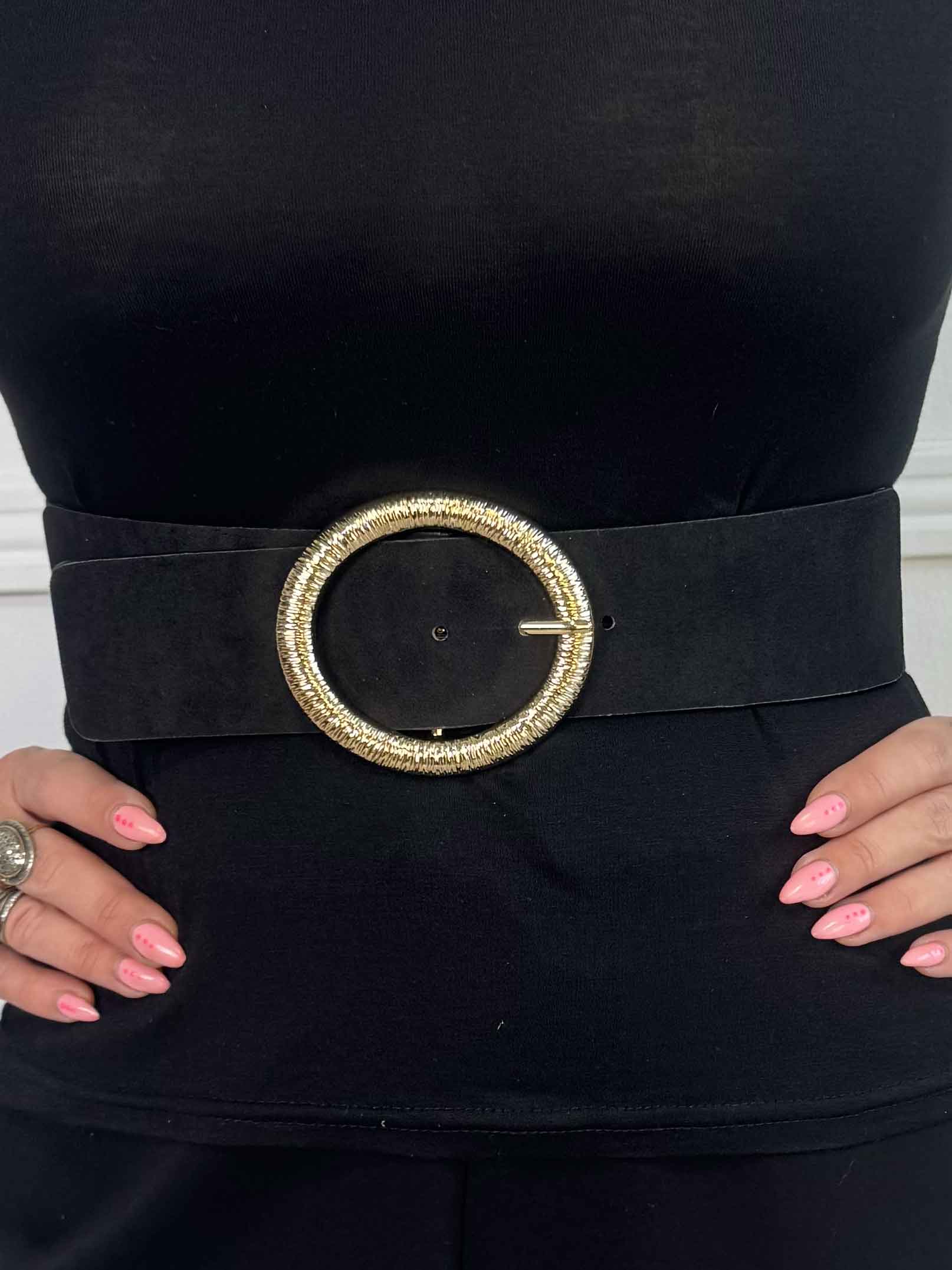 Sybille - Taljebælte i ruskindslook med stort guld spænde