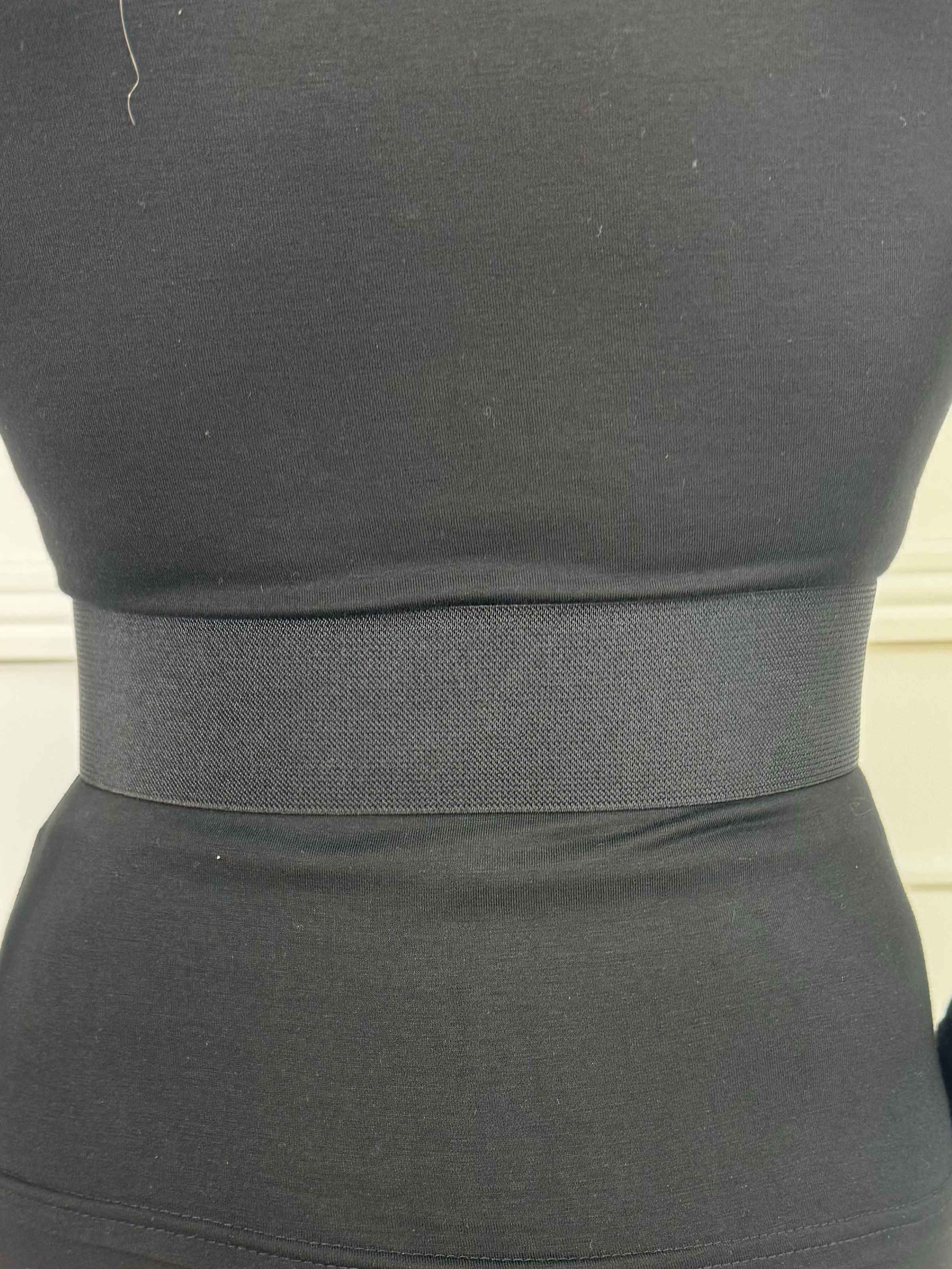 Sybille - Taljebælte i ruskindslook med stort guld spænde