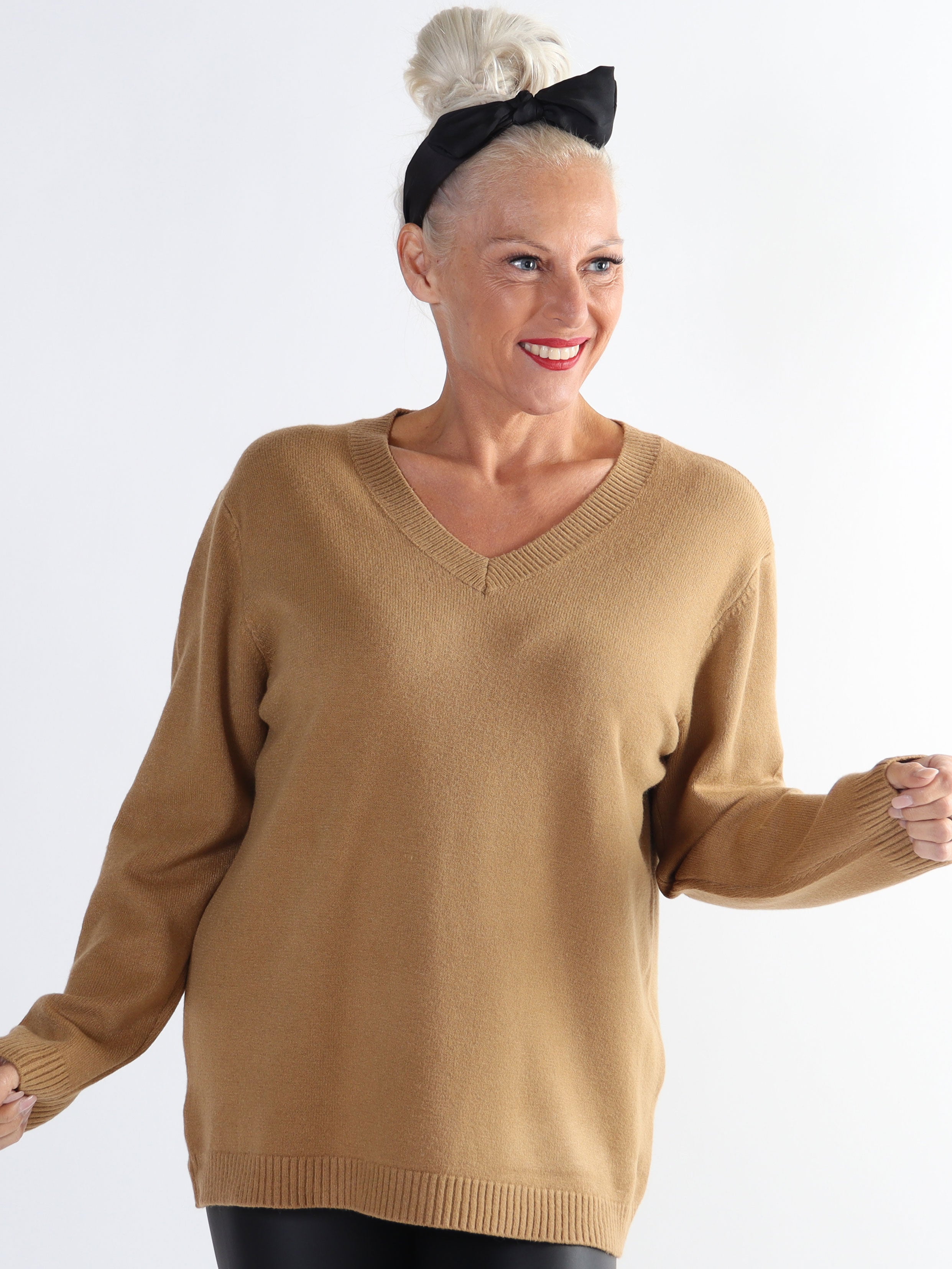 Tamara - Blød strikbluse med lille v-udskæring